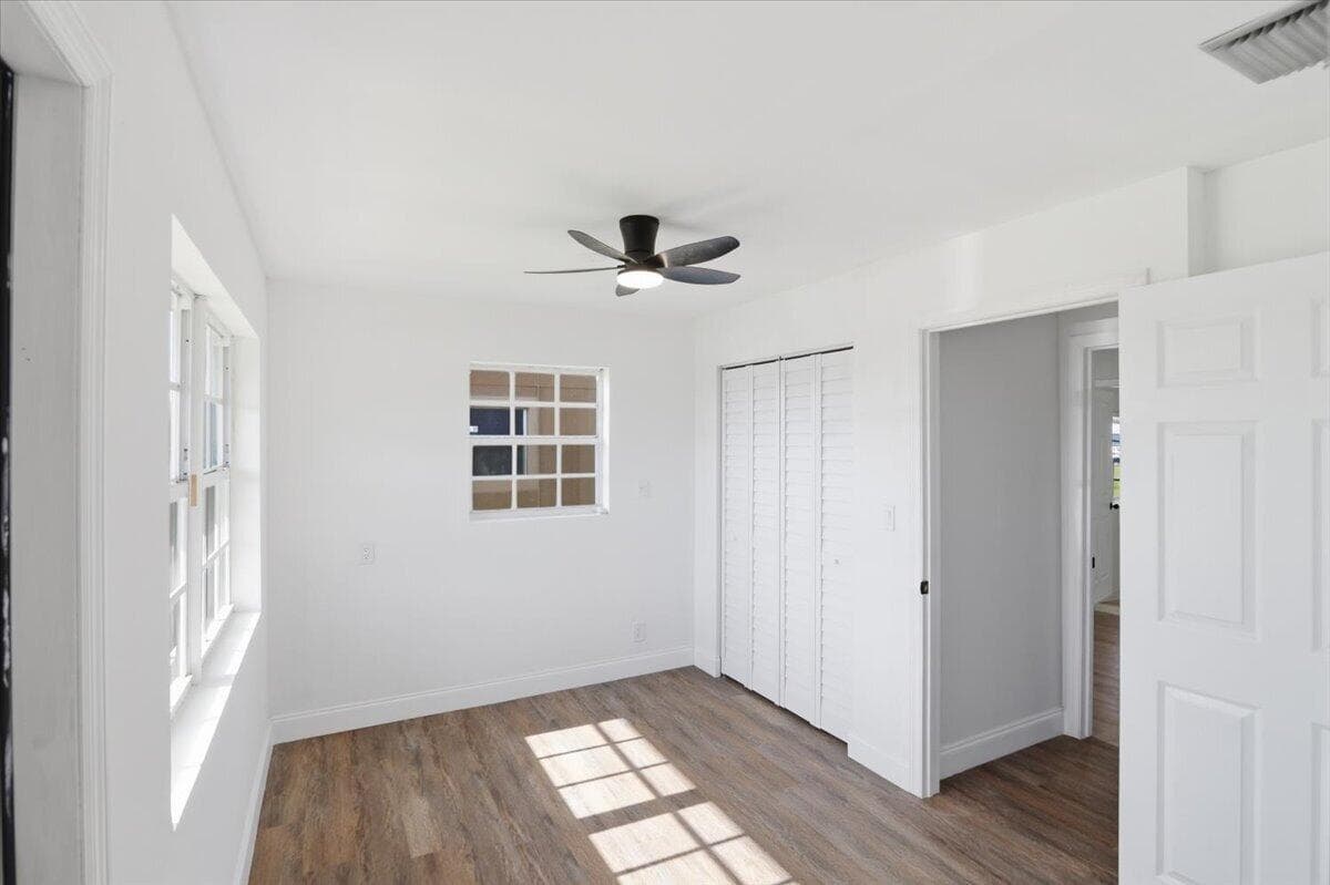 270 SW 10th Avenue, South Bay, FL 33493 17