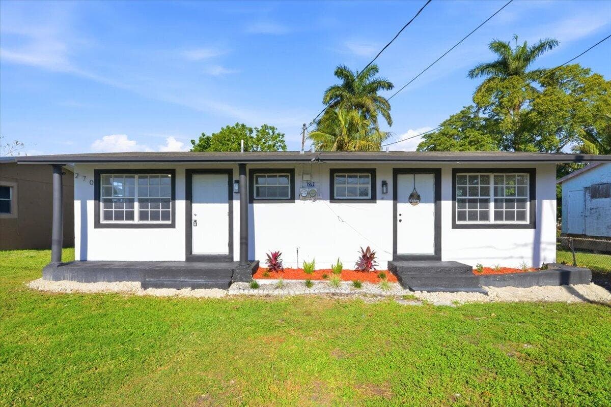 270 SW 10th Avenue, South Bay, FL 33493 3