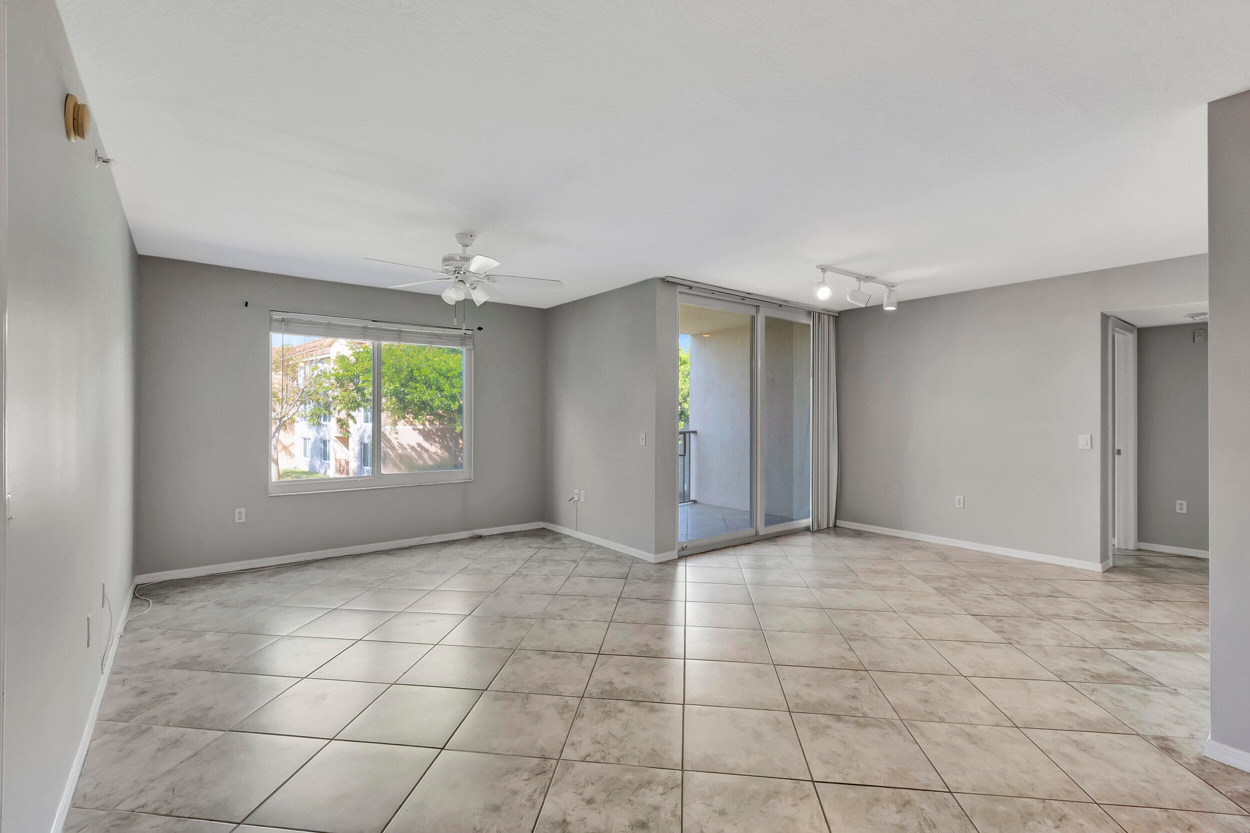 116 Villa Circle 116, Boynton Beach, FL 33435 11