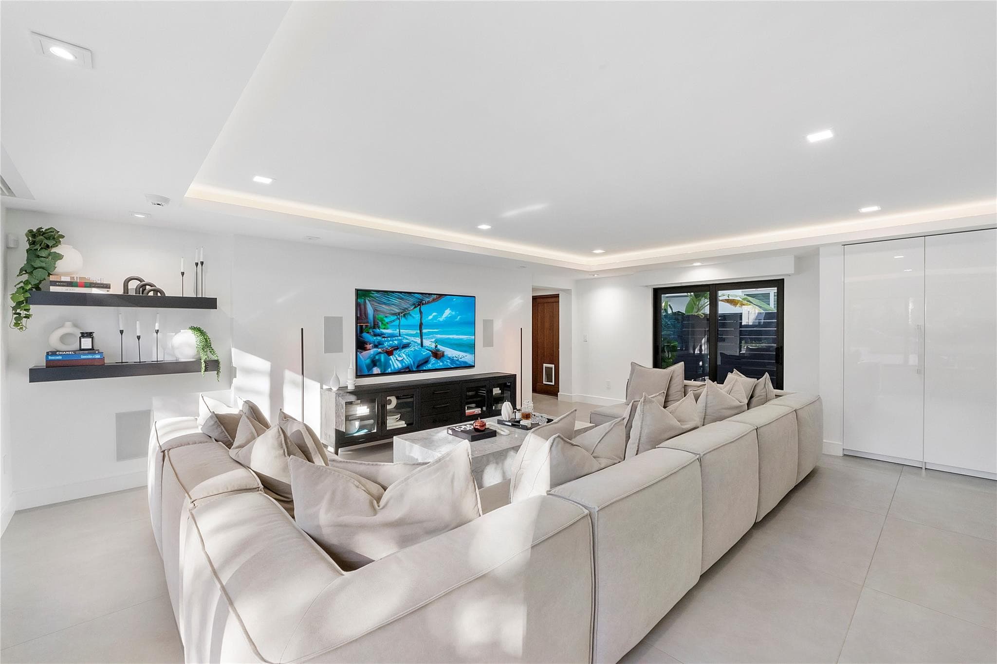 500 NE 14th Avenue, Fort Lauderdale, FL 33301 6