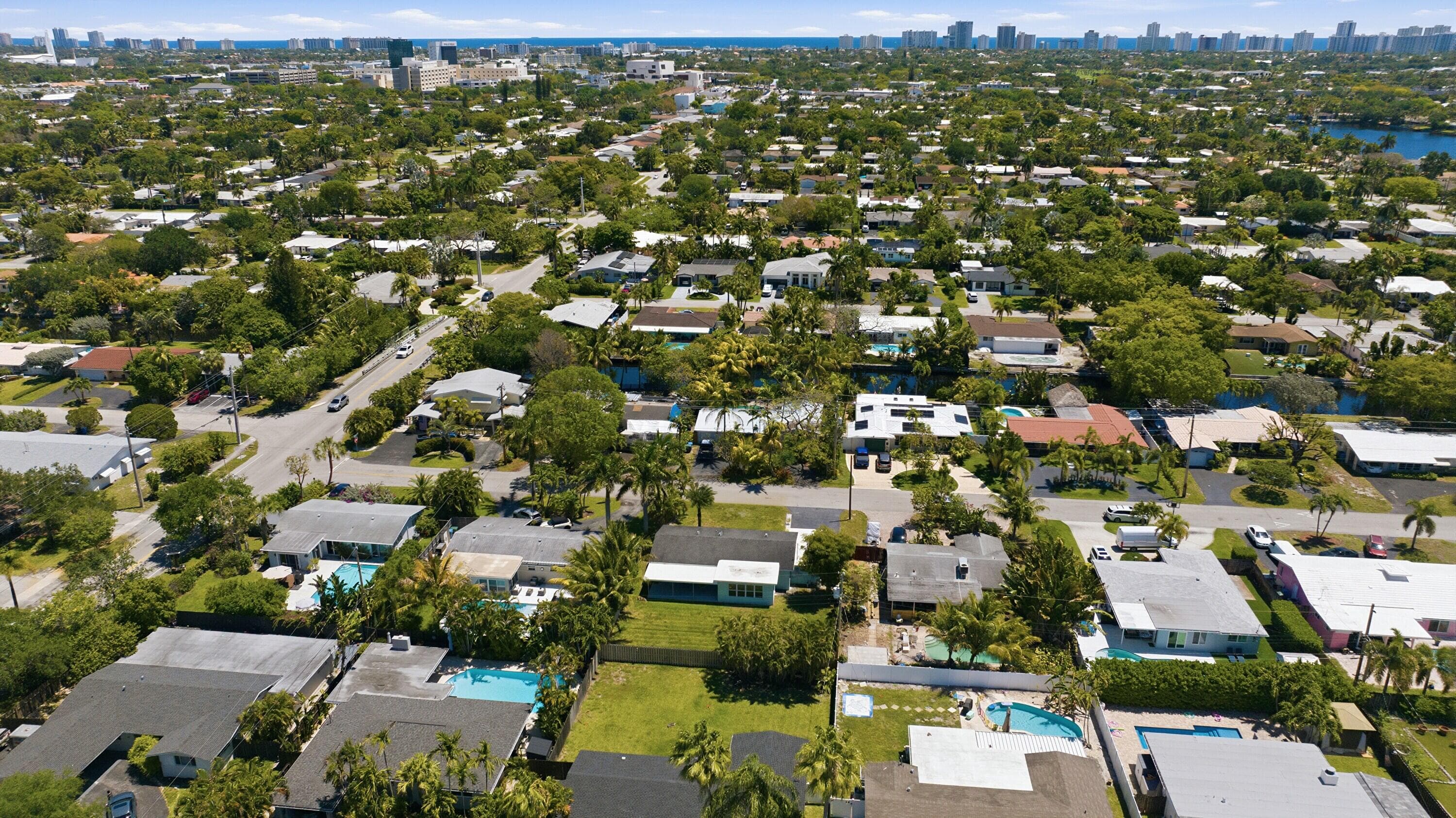 4441 NE 15th Avenue, Oakland Park, FL 33334 30