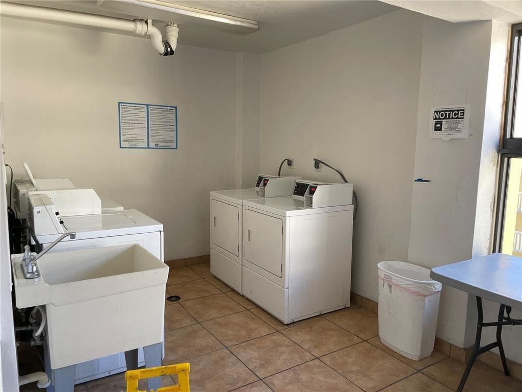 15600 NW 7th Avenue 516, Miami, FL 33169 13