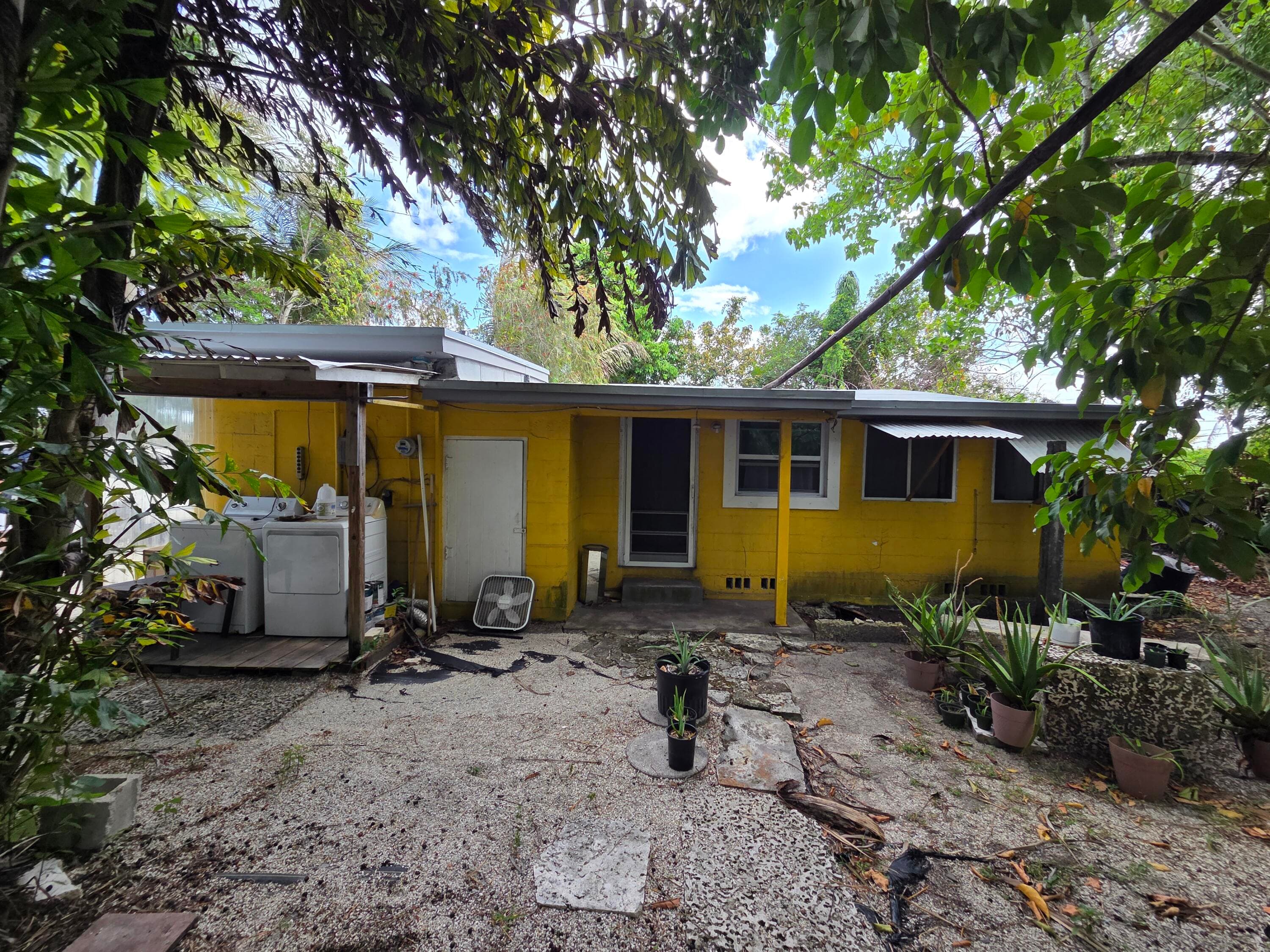 238 SW 1st Street, Florida City, FL 33034 4