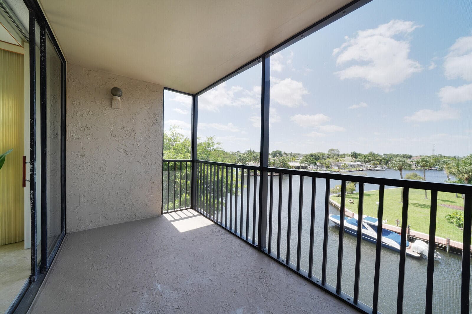 8 Royal Palm Way 401, Boca Raton, FL 33432 18