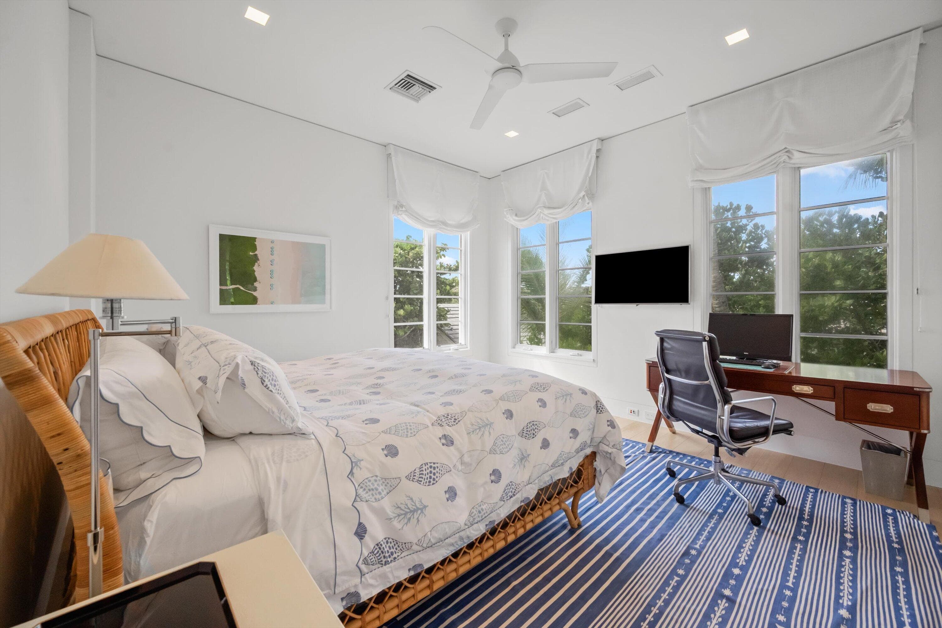 3501 N Ocean Boulevard, Gulf Stream, FL 33483 30