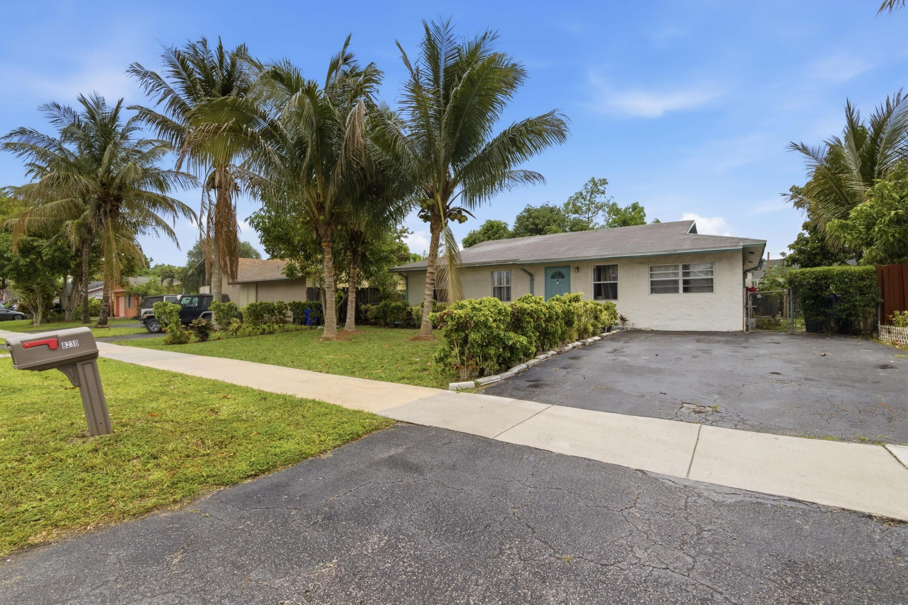8230 SW 4th Place, North Lauderdale, FL 33068 3