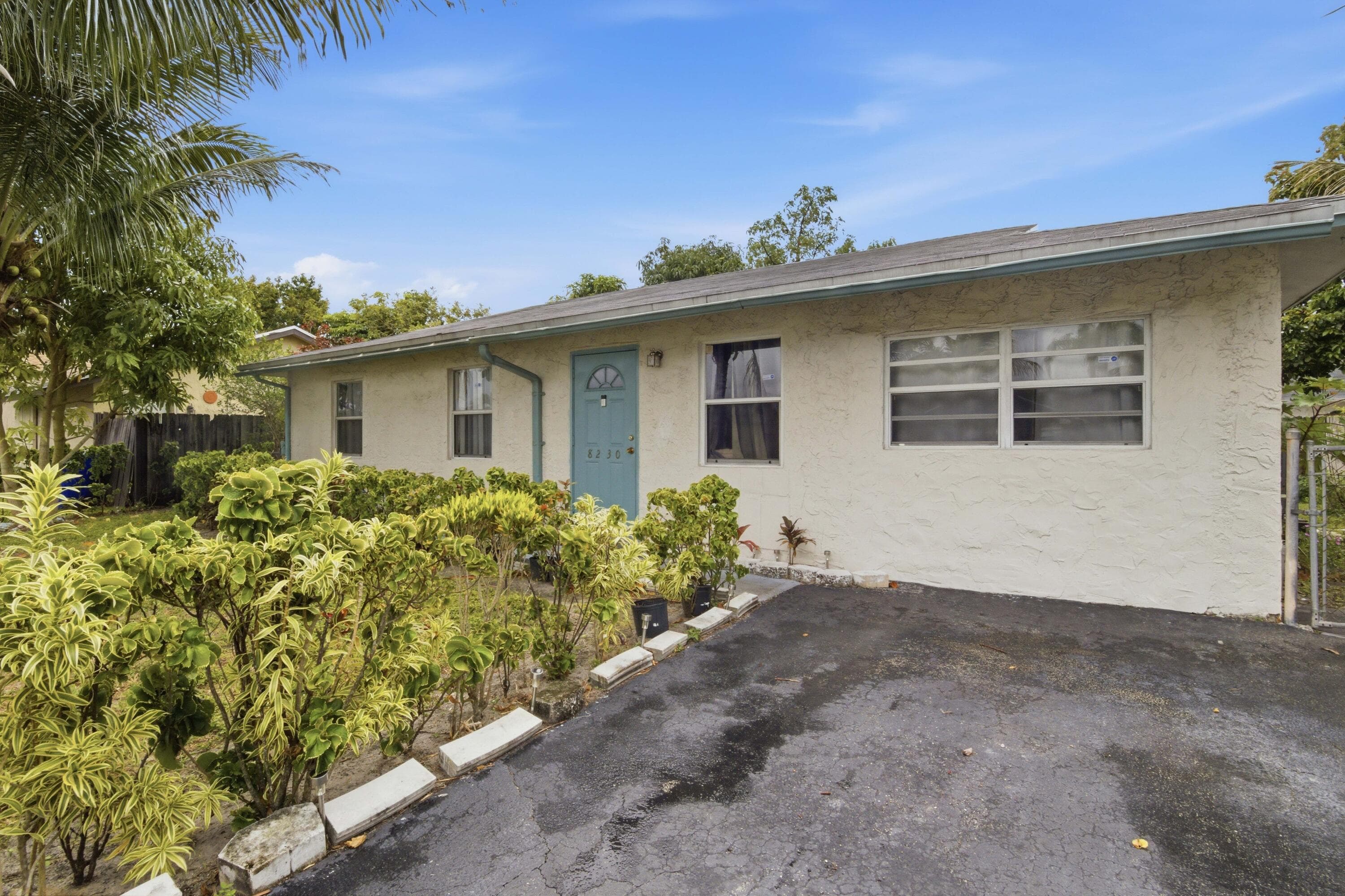 8230 SW 4th Place, North Lauderdale, FL 33068 7