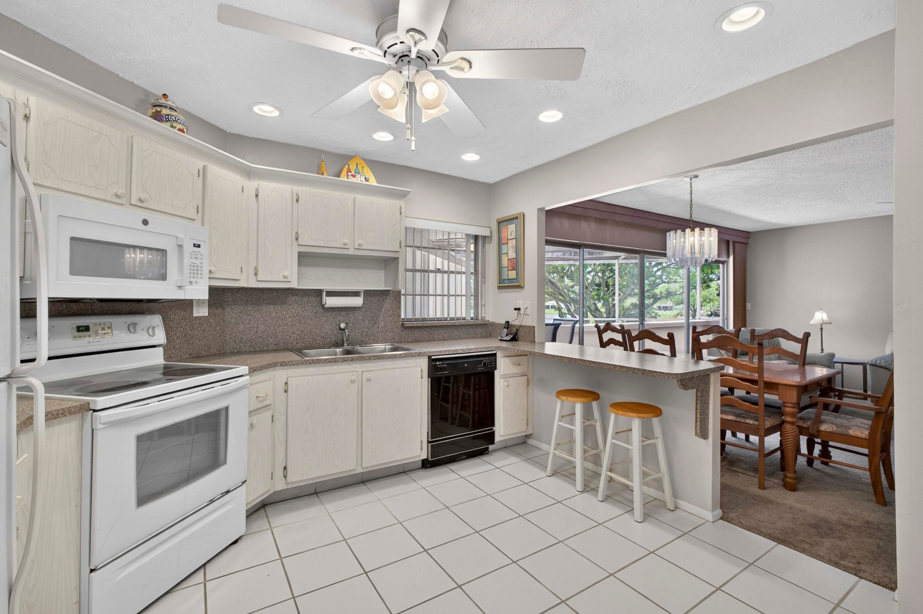 3 Greenway Vlg N 210, Royal Palm Beach, FL 33411 17