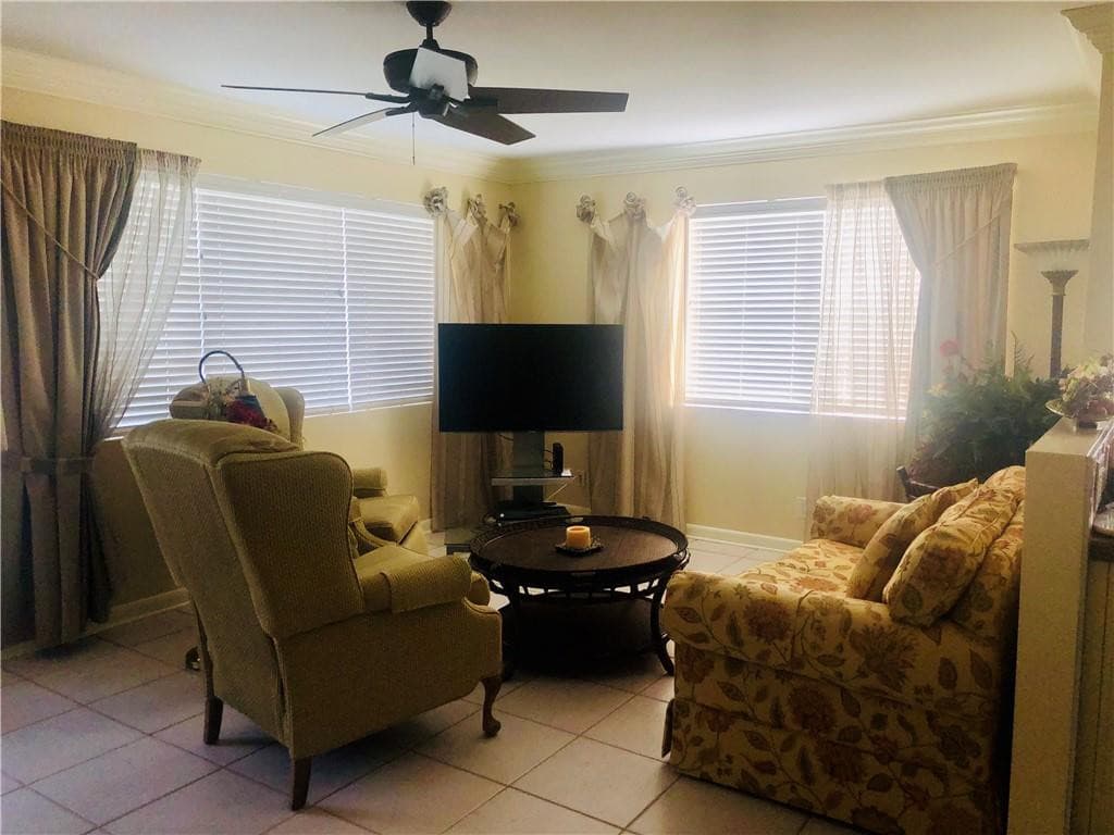 137 Farnham F 137, Deerfield Beach, FL 33442 43