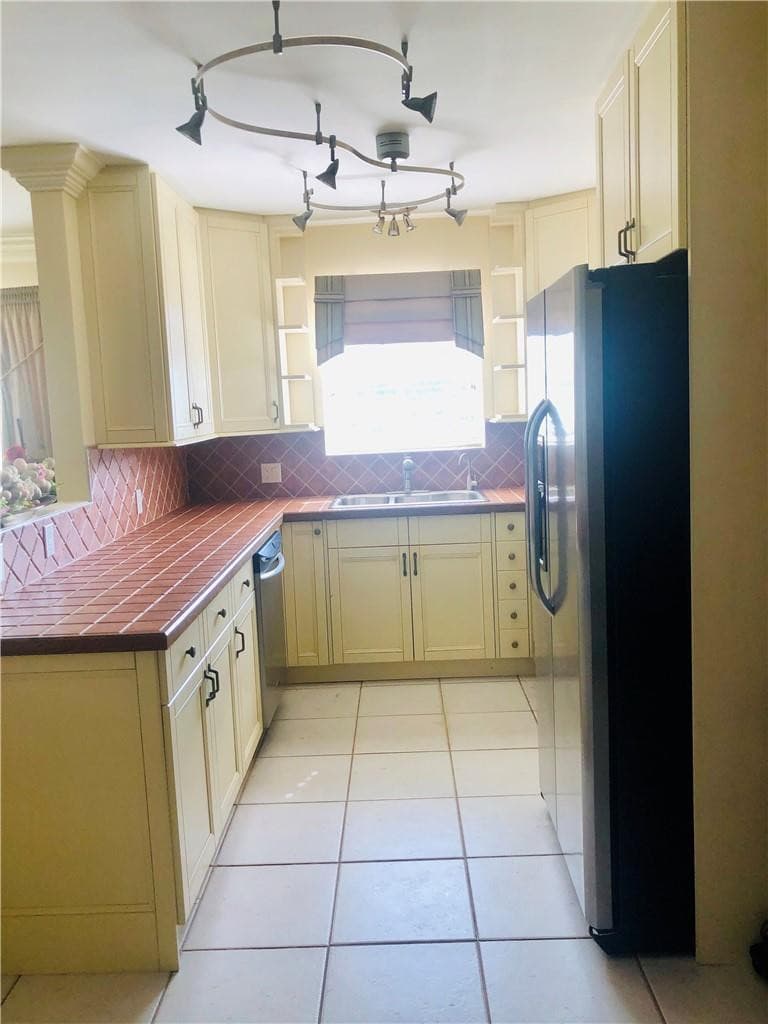 137 Farnham F 137, Deerfield Beach, FL 33442 29