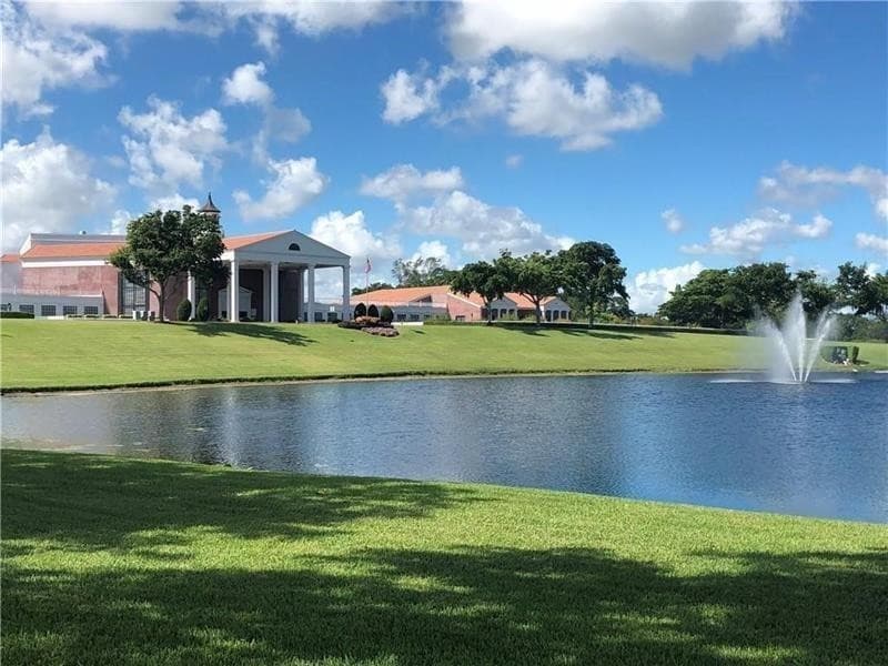 137 Farnham F 137, Deerfield Beach, FL 33442 72