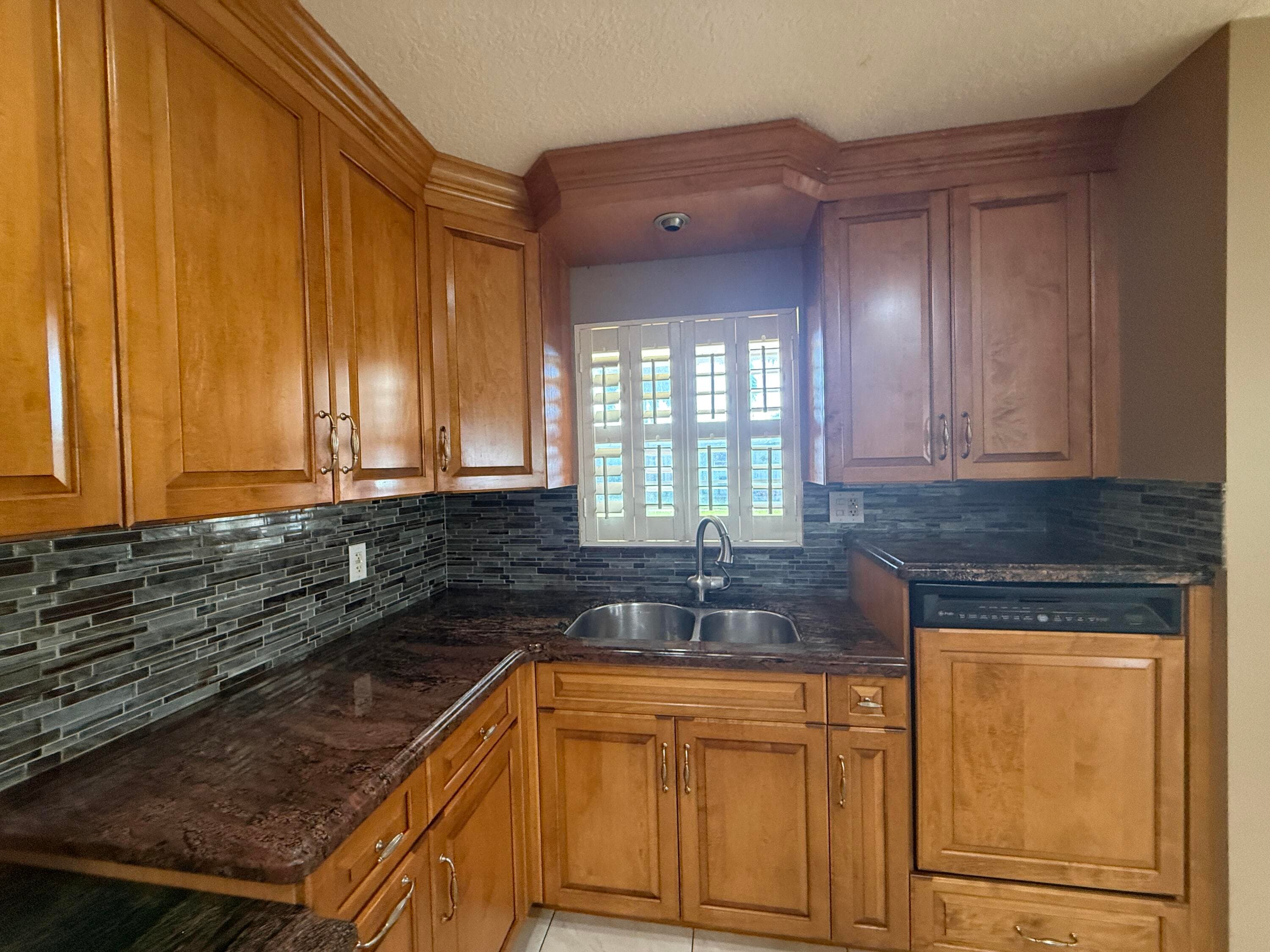 220 Country Lane A, Boynton Beach, FL 33435 5