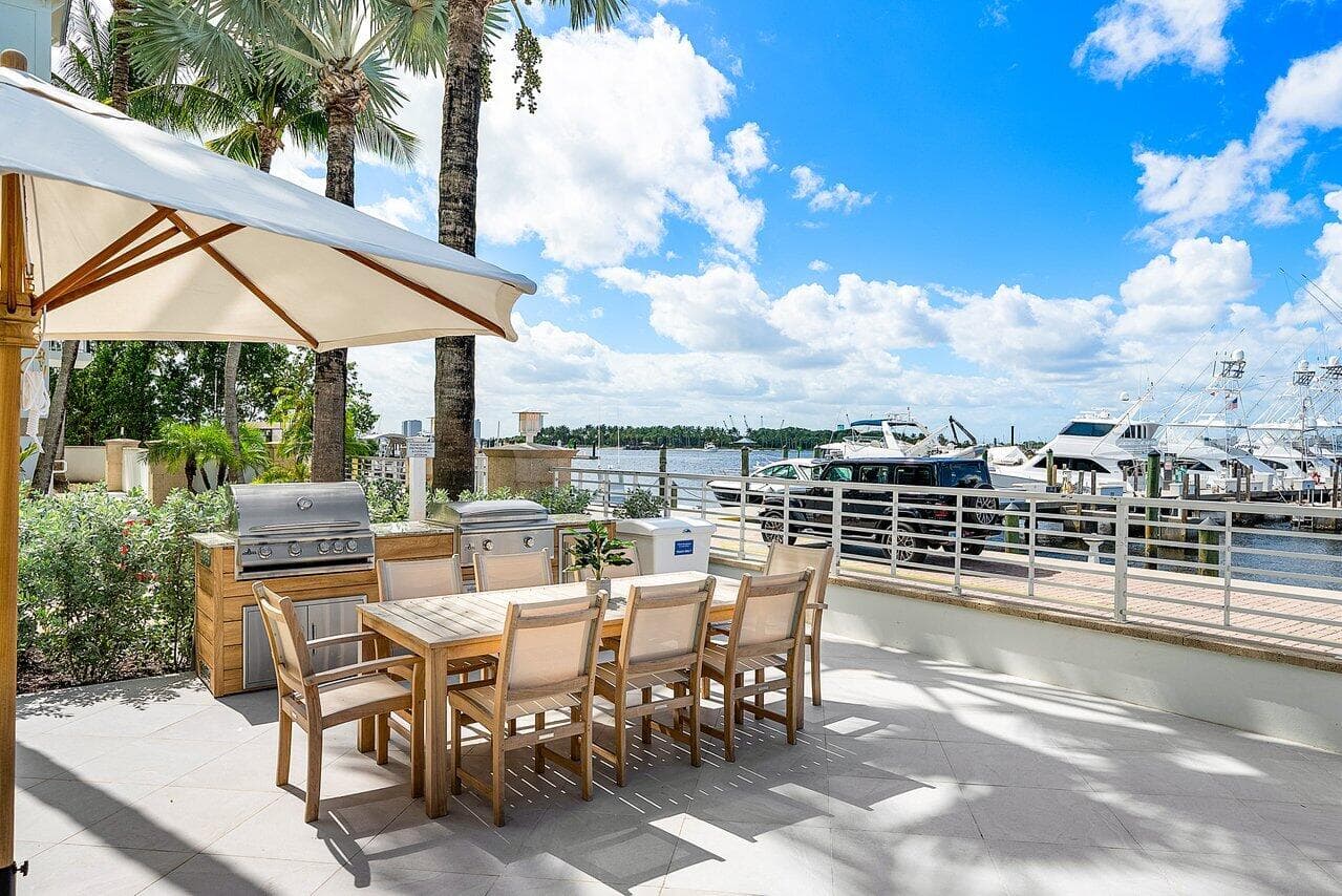 182 Lake Drive 5202, Palm Beach Shores, FL 33404 25