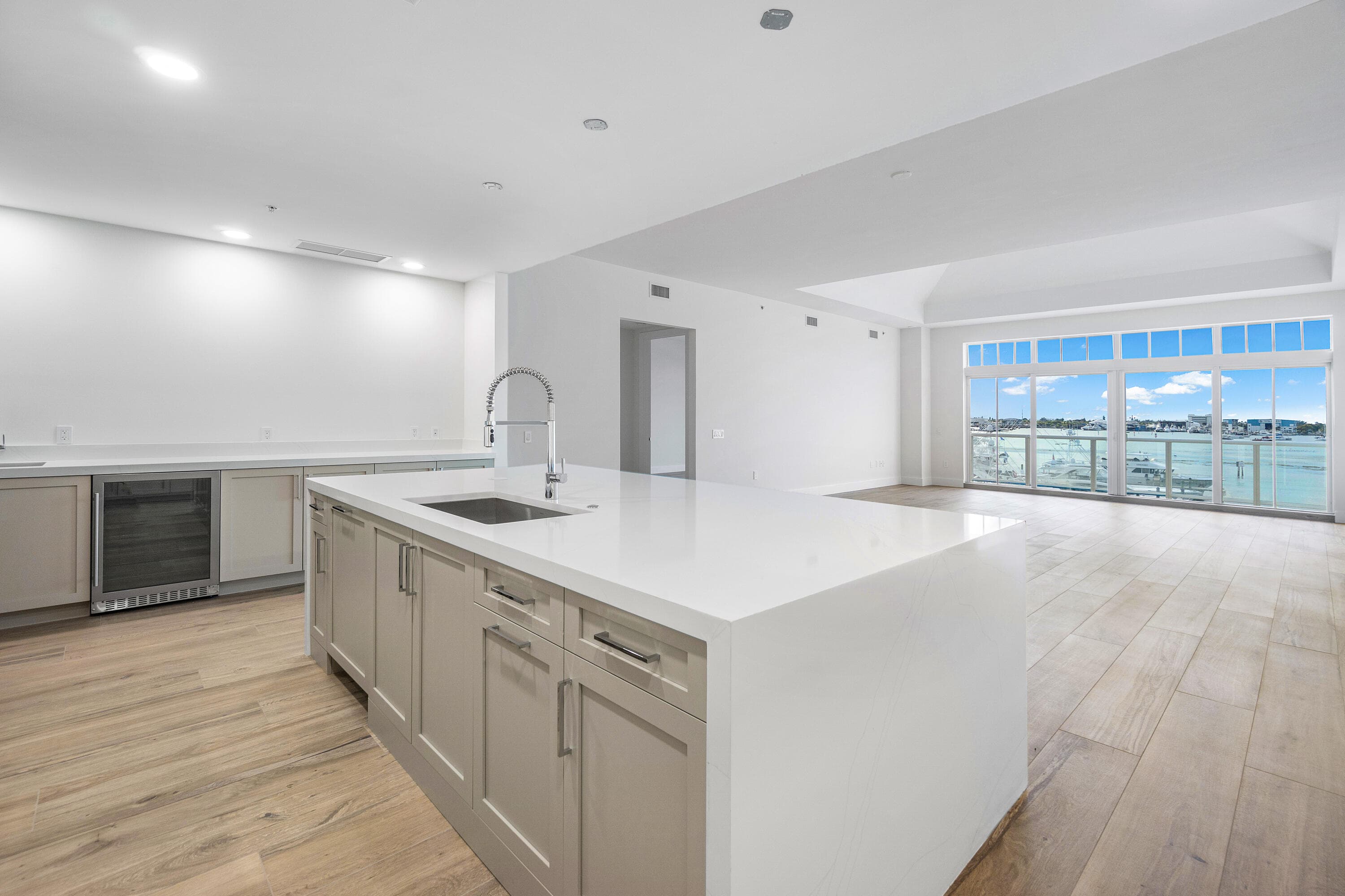 180 Lake Drive 2-302, Palm Beach Shores, FL 33404 4