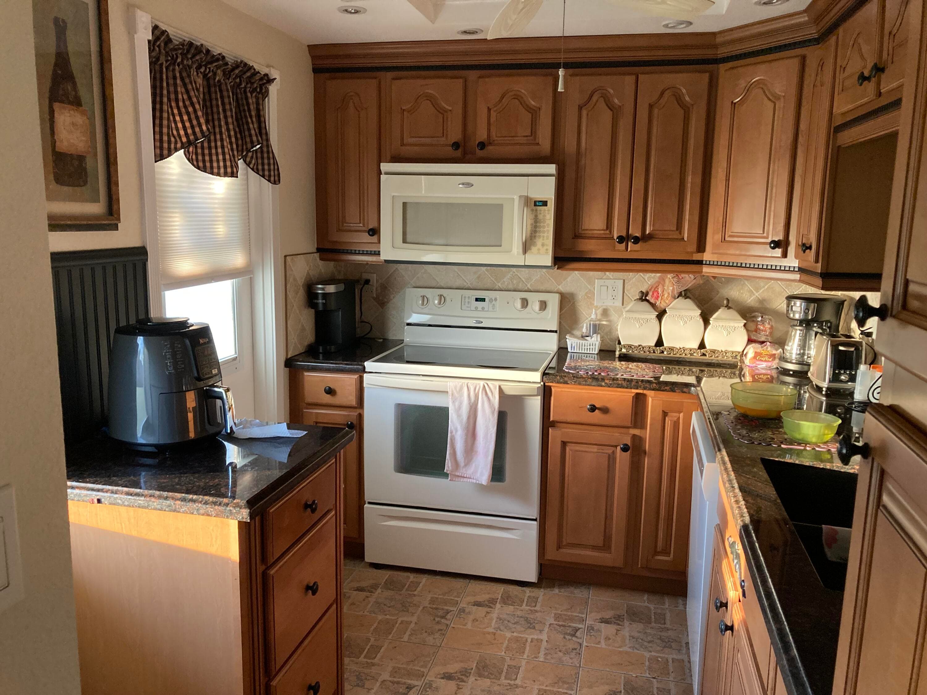 700 NE 14th Avenue NE 404, Hallandale Beach, FL 33009 31