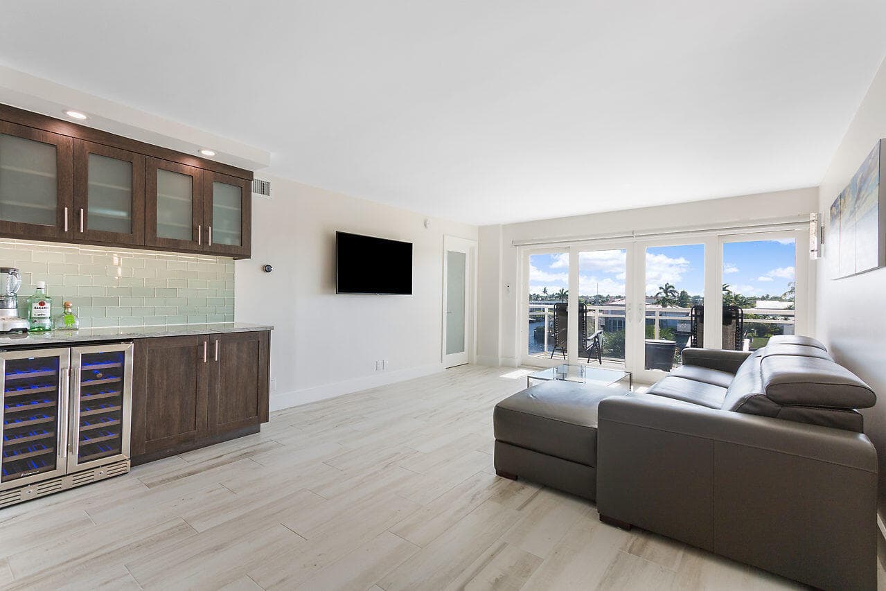 1160 Hillsboro Mile 305, Hillsboro Beach, FL 33062 9