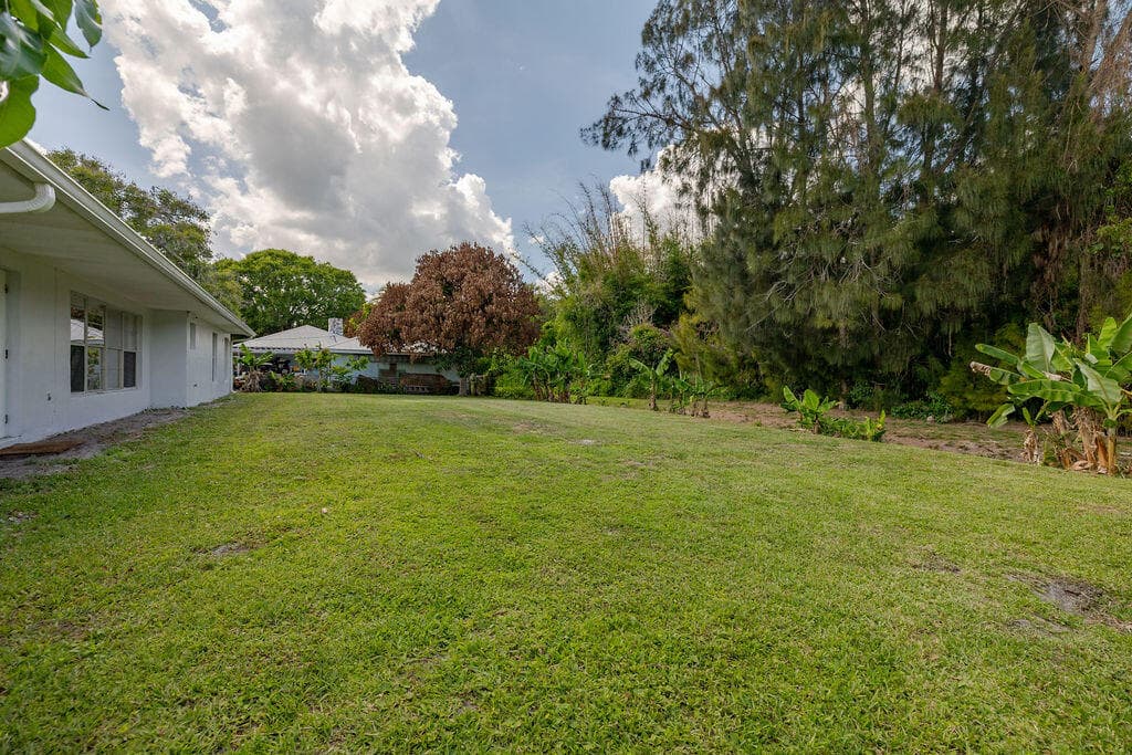 320 Chamberlain Boulevard, Fort Pierce, FL 34946 12