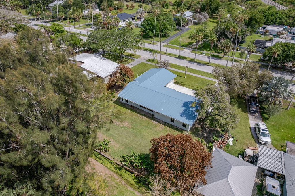 320 Chamberlain Boulevard, Fort Pierce, FL 34946 47