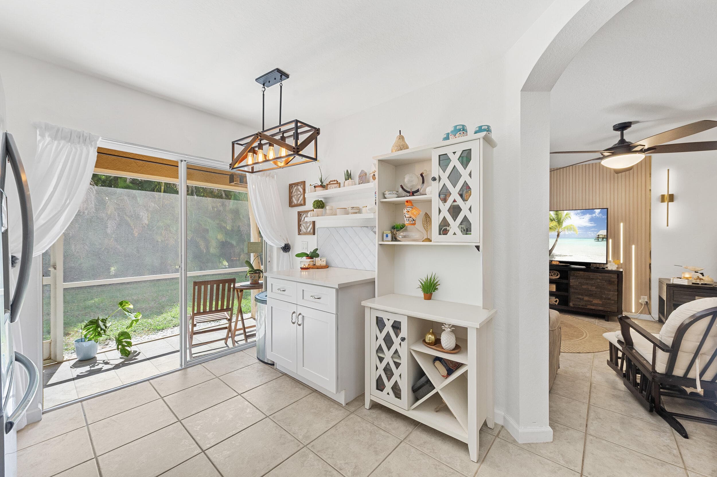 6148 Eaton Street, West Palm Beach, FL 33411 17