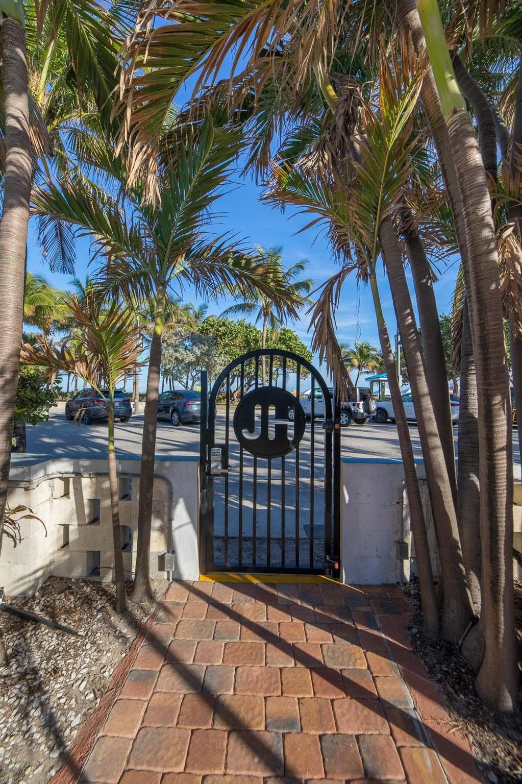 305 N Pompano Beach Boulevard 1403, Pompano Beach, FL 33062 40