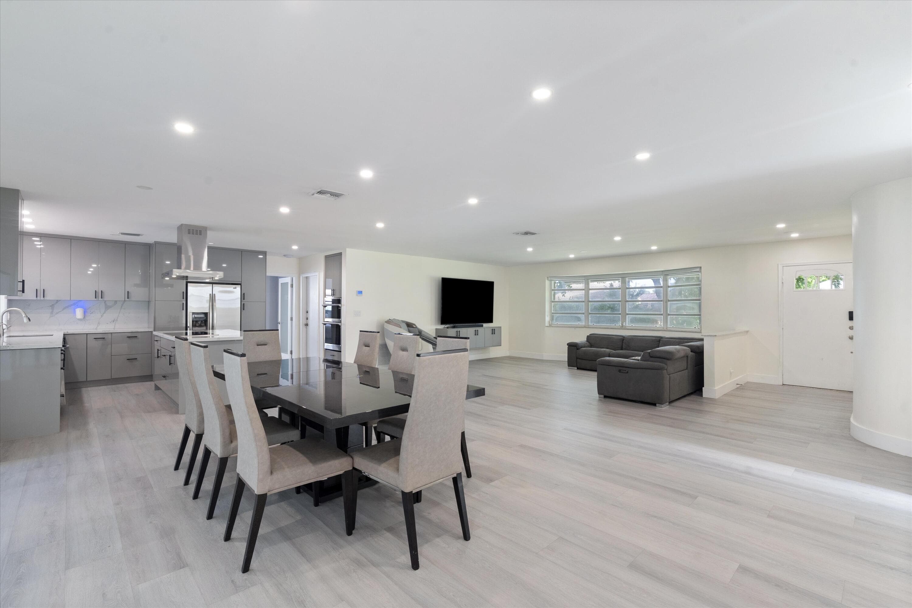 7521 SW 1st Street, Plantation, FL 33317 8