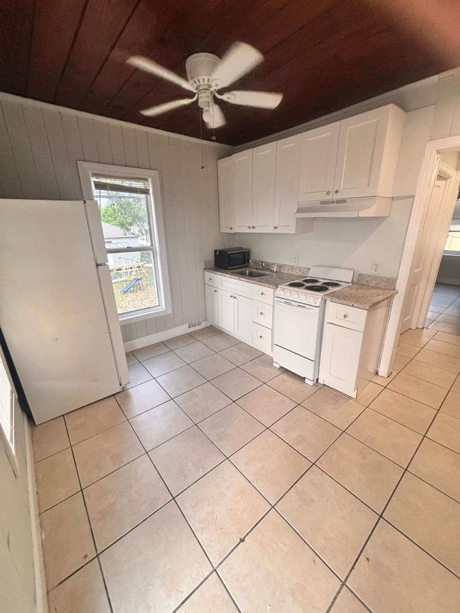817 NW 7th Street, West Palm Beach, FL 33401 3