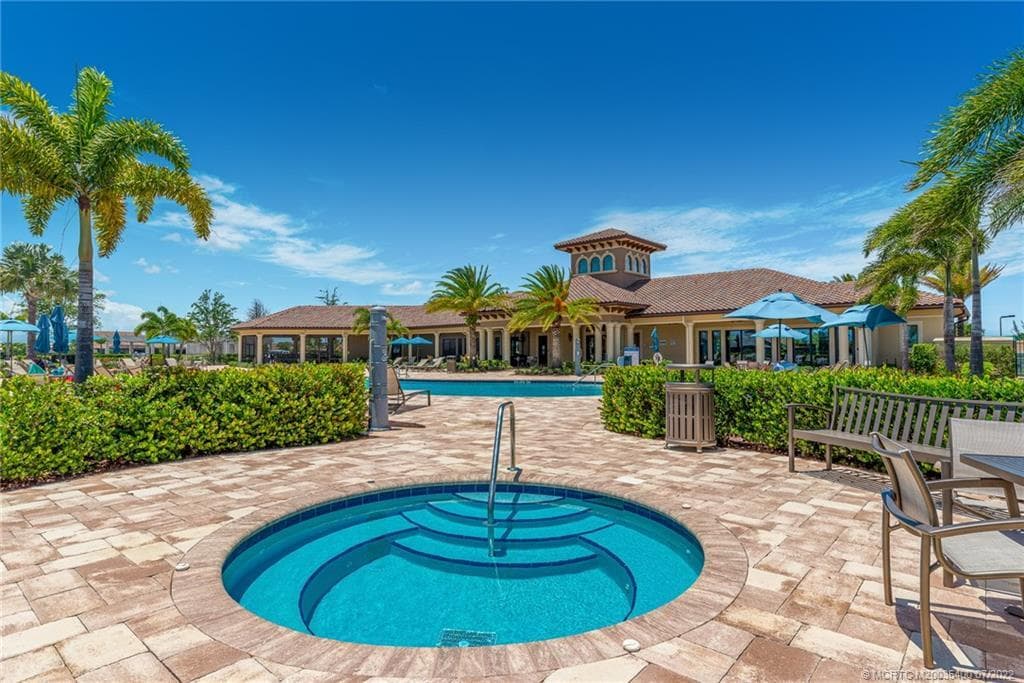 221 SE Longview Drive, Port St. Lucie, FL 34984 44