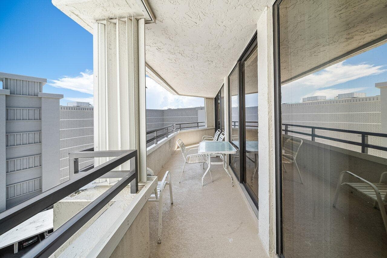 3560 S Ocean Boulevard 809, South Palm Beach, FL 33480 24