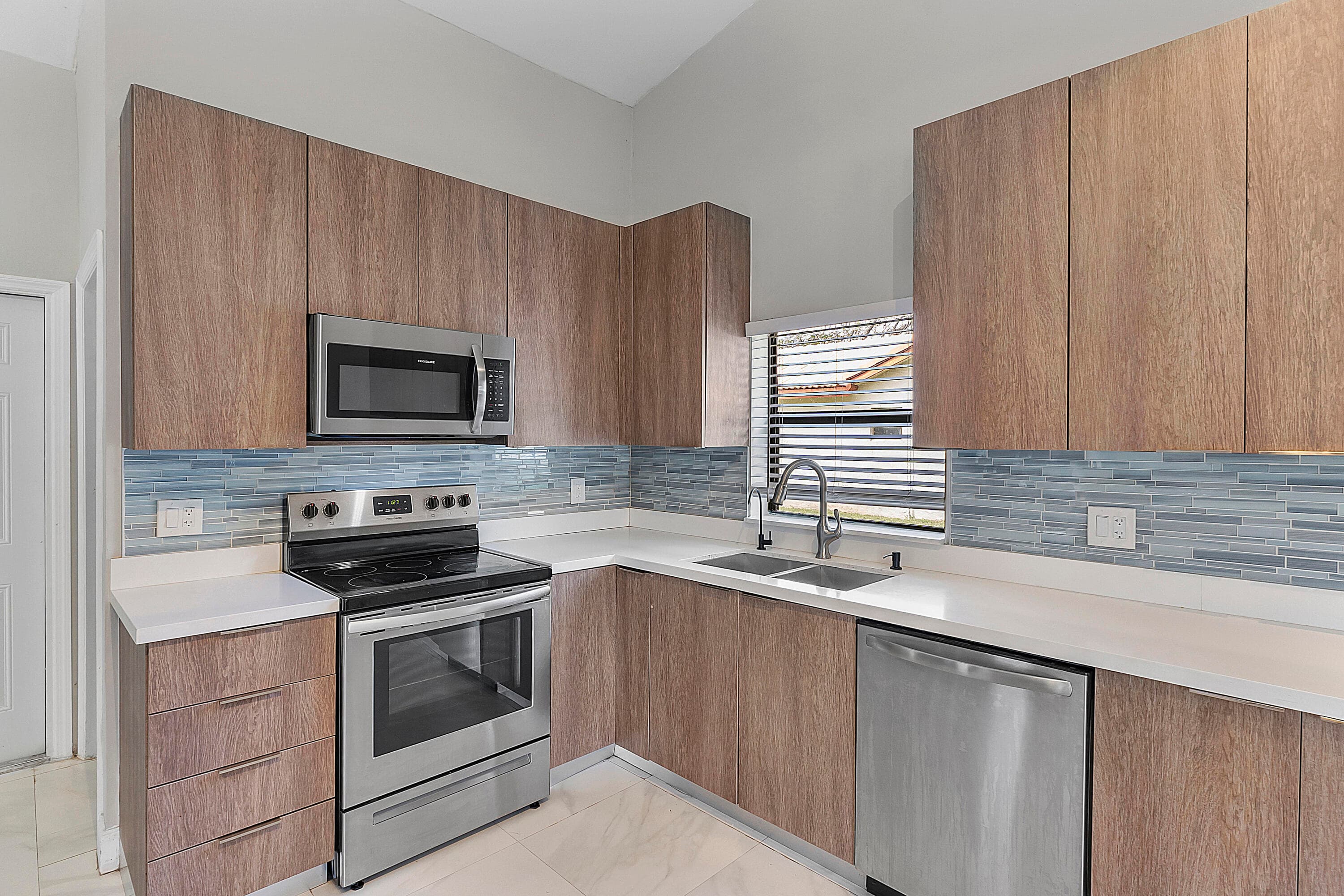 11461 NW 39th Street, Coral Springs, FL 33065 8
