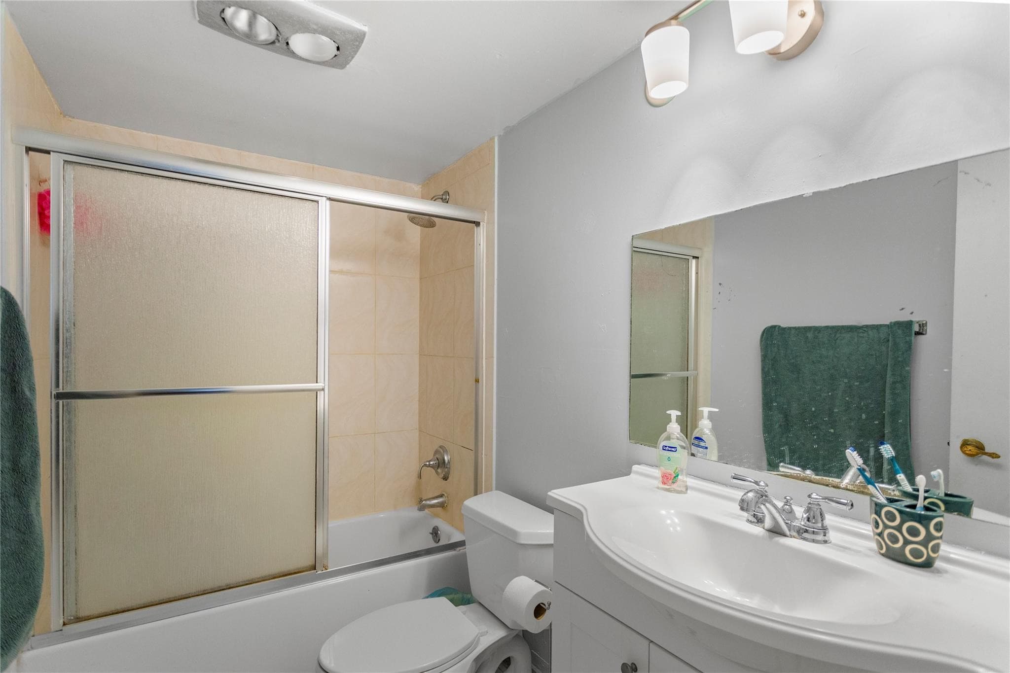 8990 S Hollybrook Boulevard Unit 305, Pembroke Pines, FL 33025 33