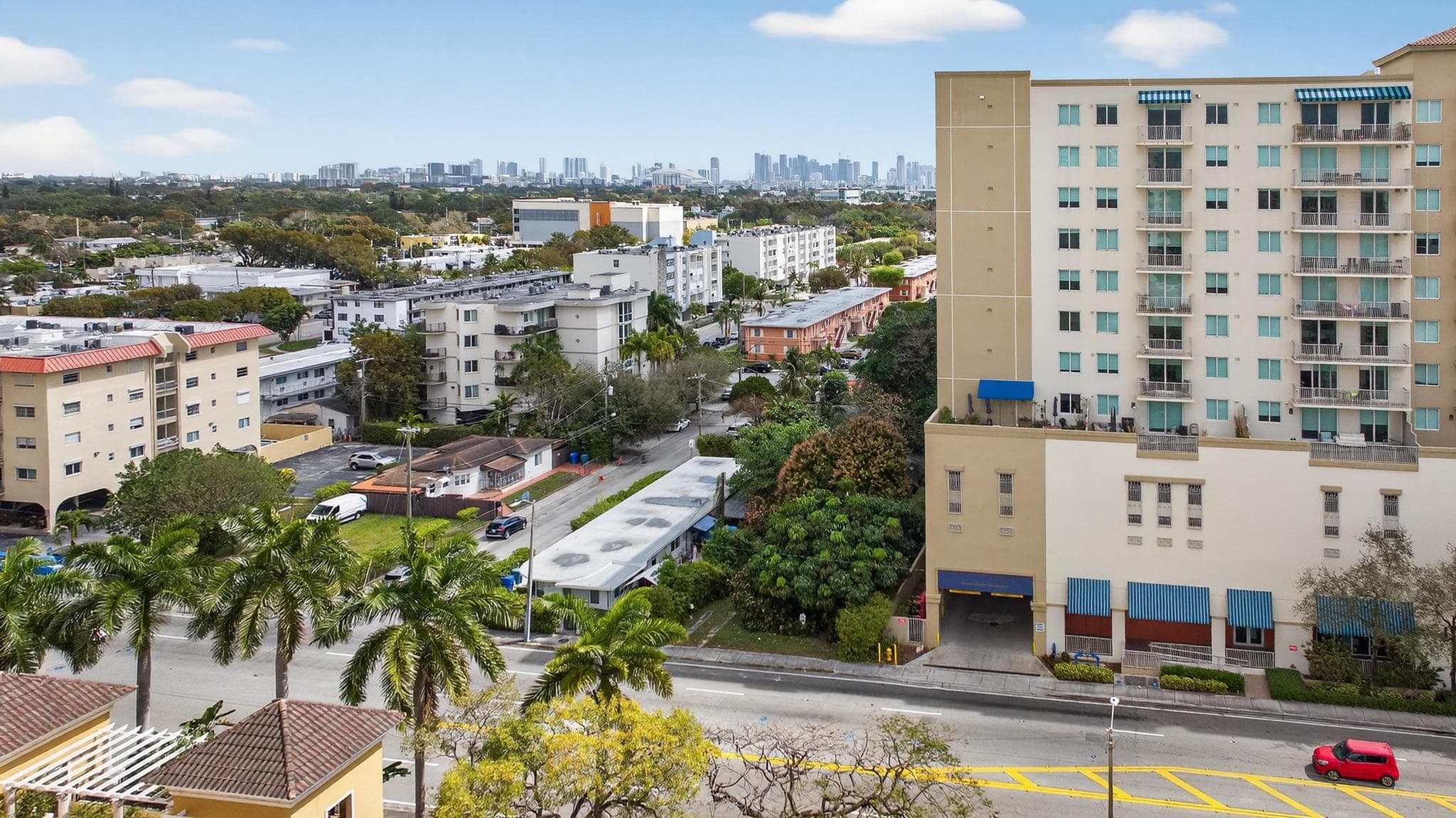 975 SW 37th Avenue, Miami, FL 33135 12