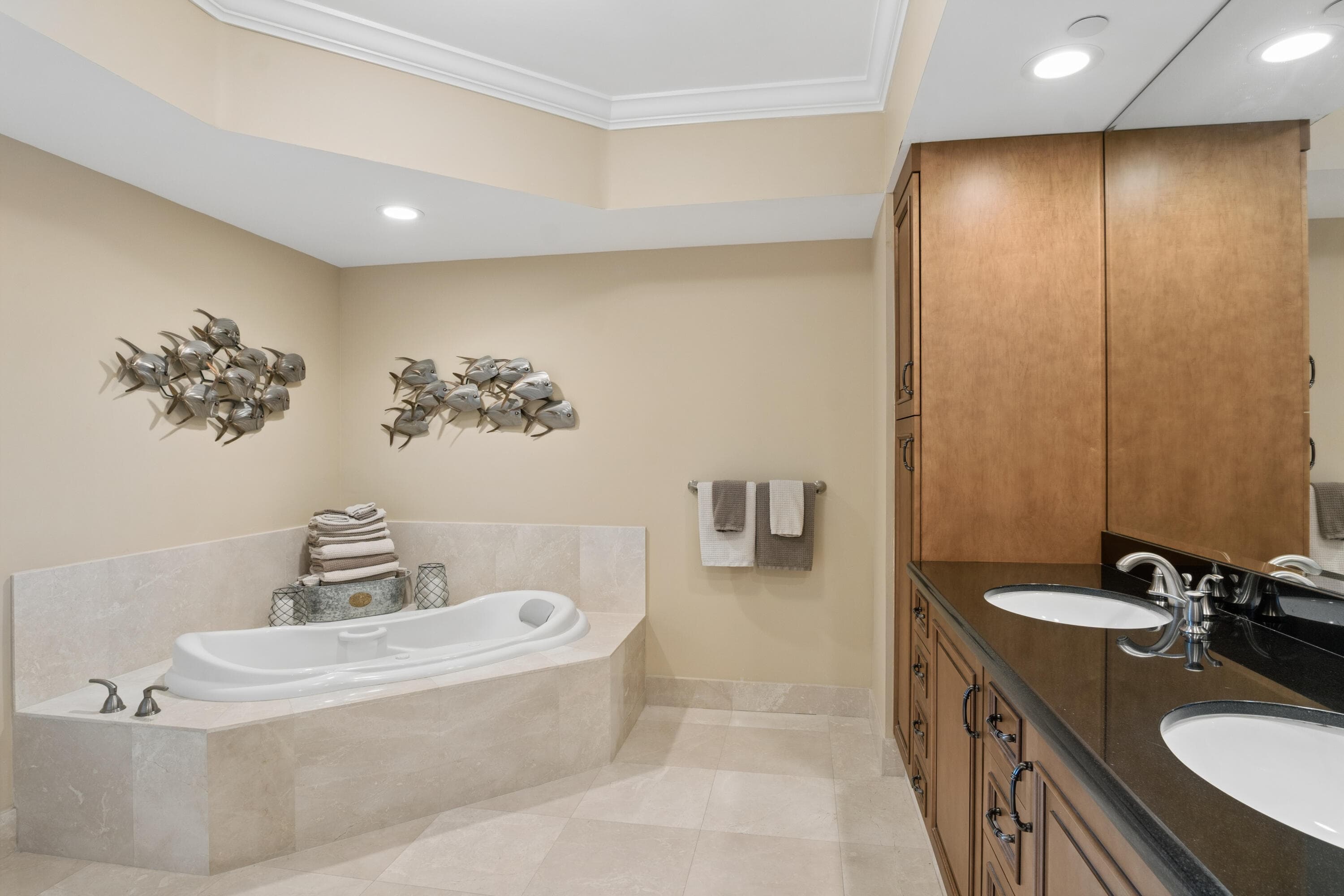 2640 Lake Shore Drive 1811, Riviera Beach, FL 33404 32