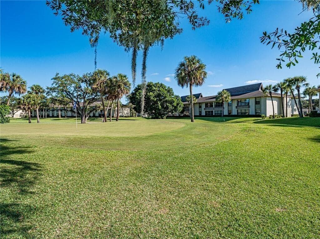 32 Plantation Drive 103, Vero Beach, FL 32966 20