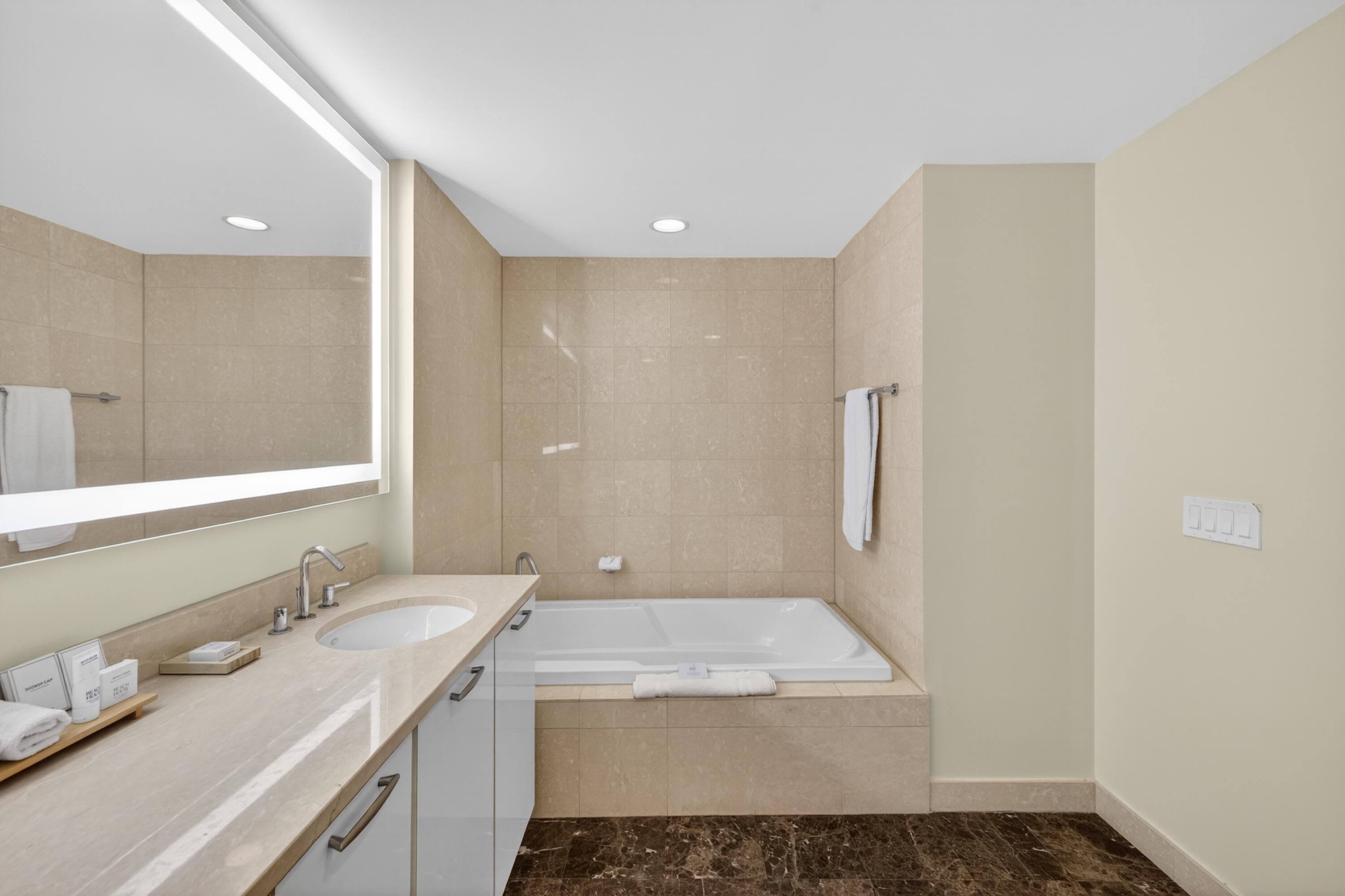 505 N Fort Lauderdale Beach Boulevard 605, Fort Lauderdale, FL 33304 18