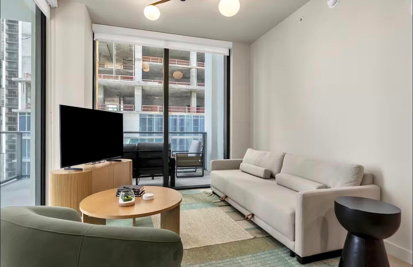 11 NE 6th Street 2507, Miami, FL 33132 6