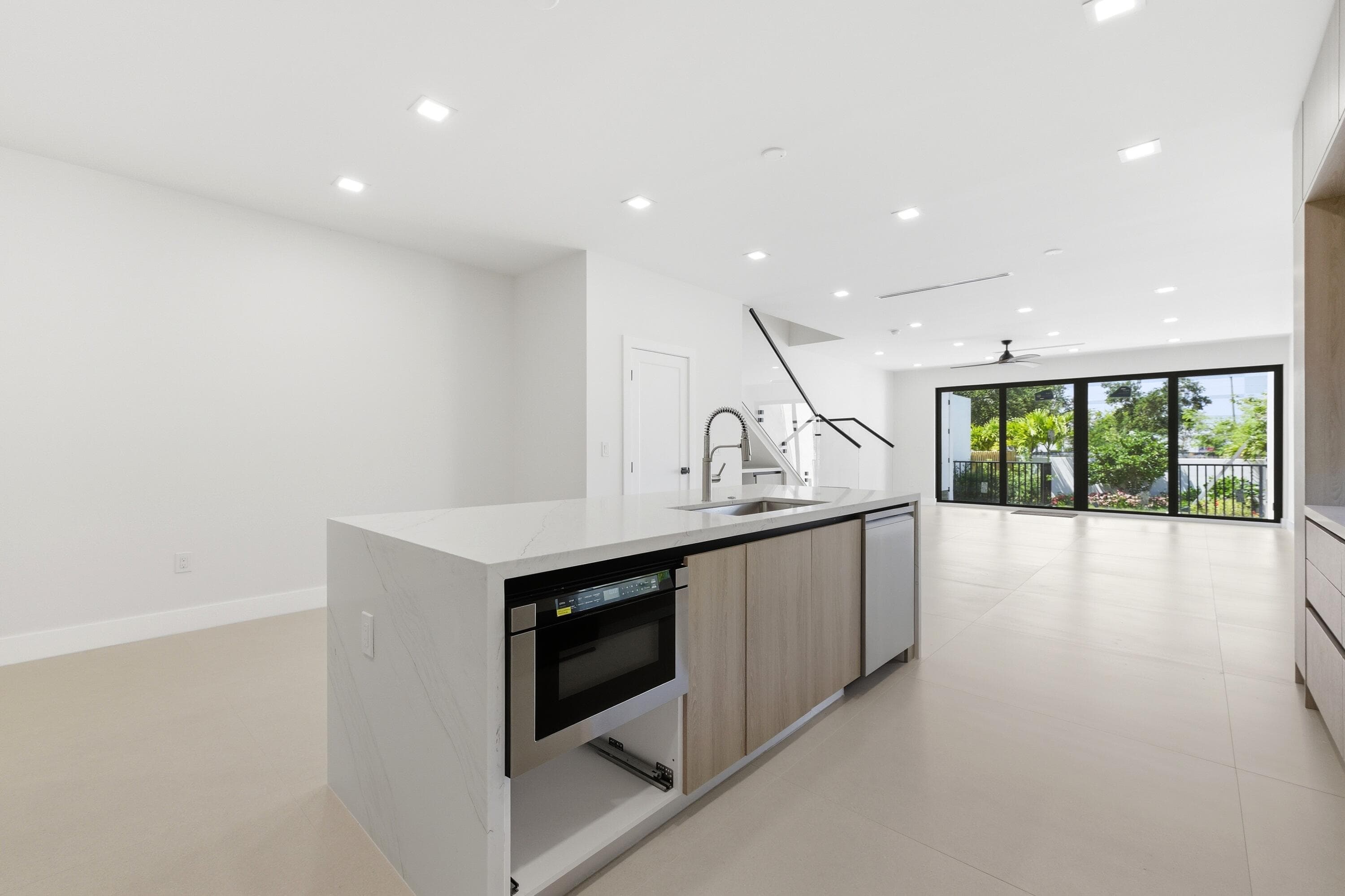 821 SW 1st Street, Fort Lauderdale, FL 33312 13
