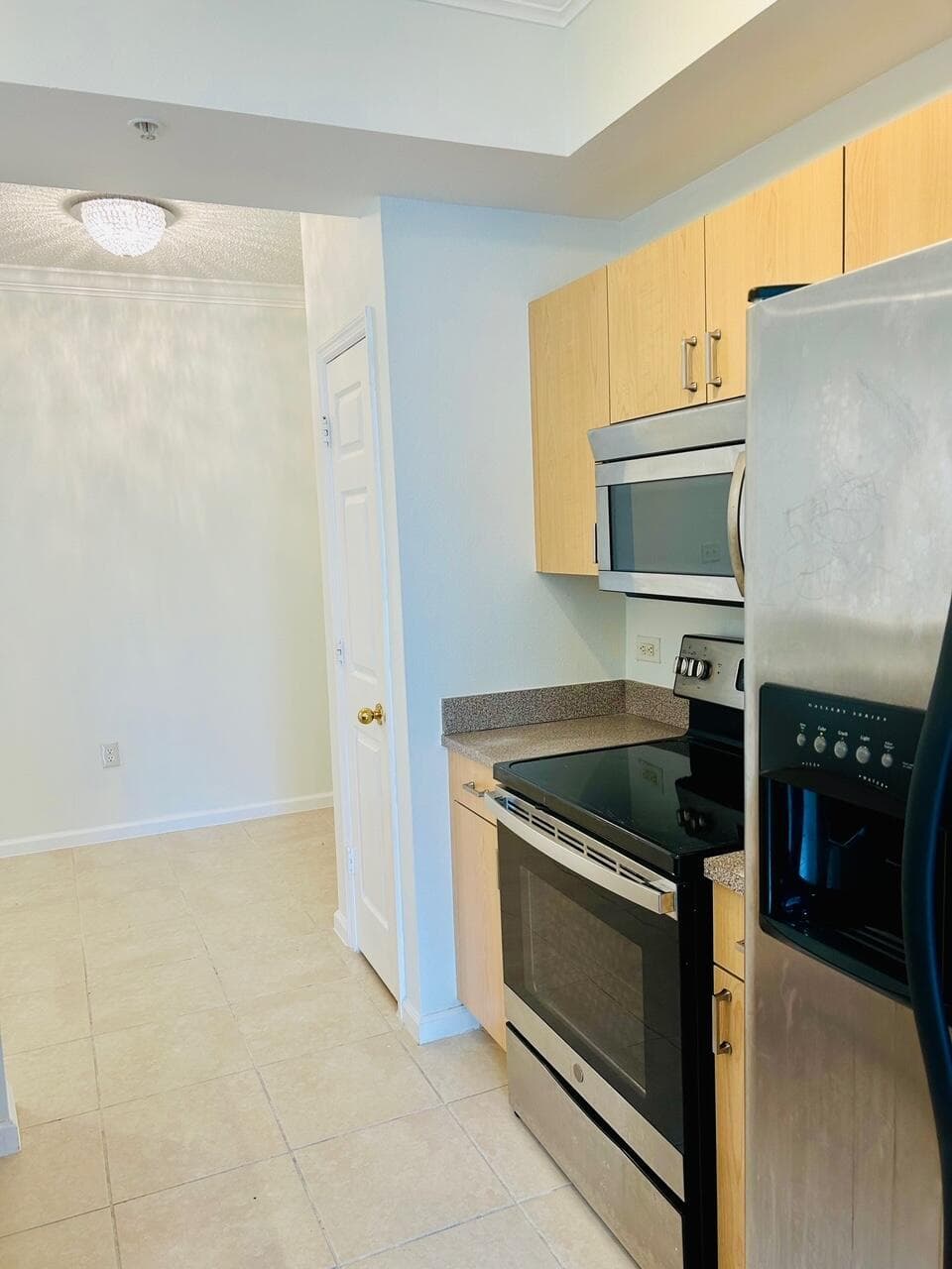 533 NE 3rd Avenue 204, Fort Lauderdale, FL 33301 15