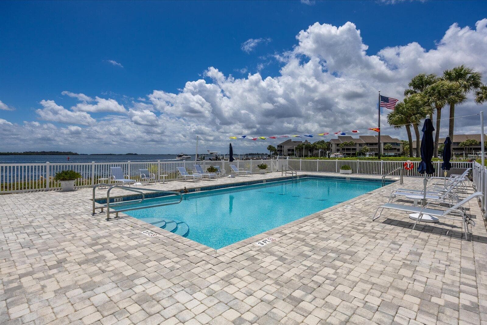 1903 Bay Road 206, Vero Beach, FL 32963 28