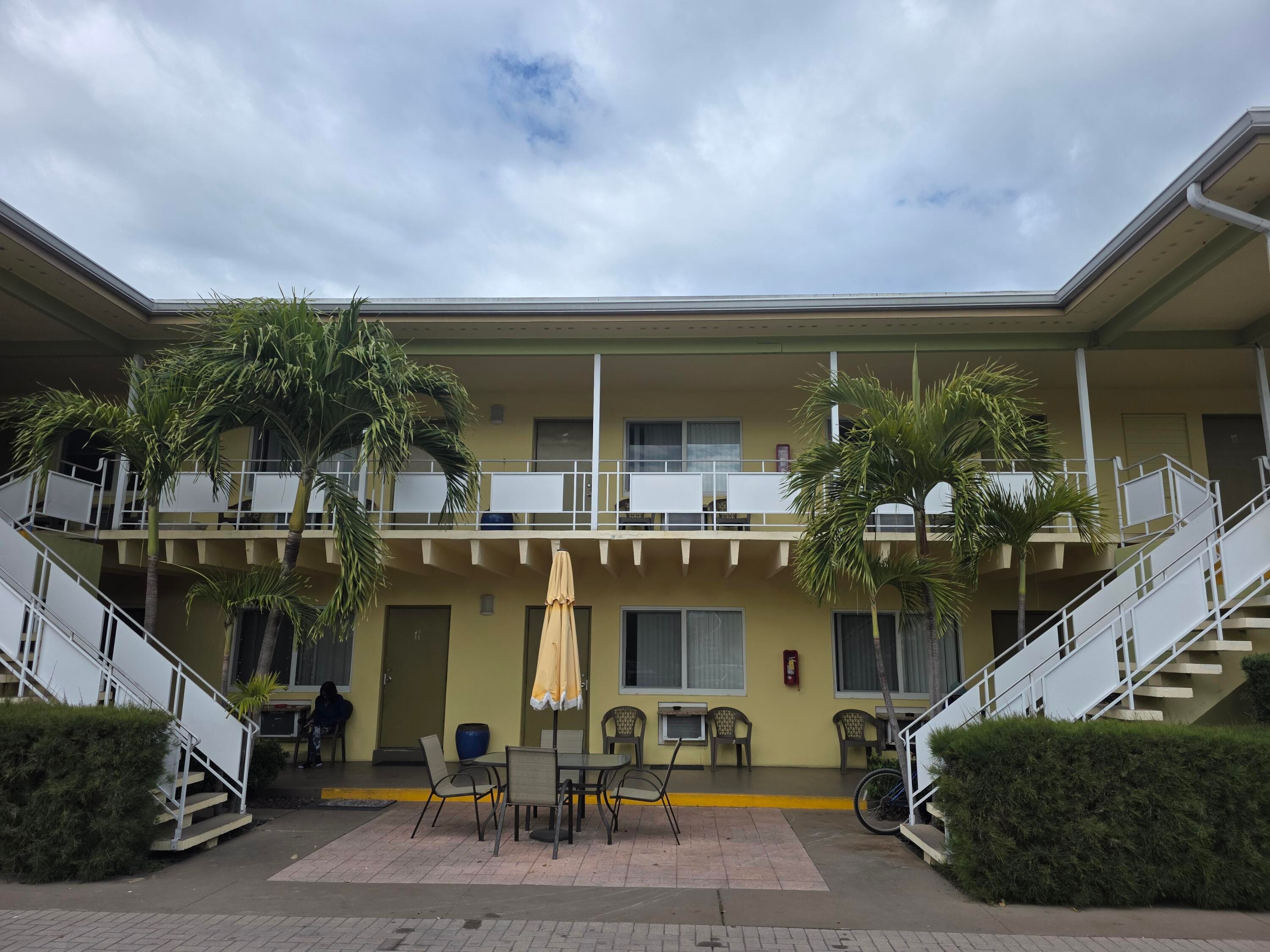 911 N Federal Highway 205, Lake Worth Beach, FL 33460 2