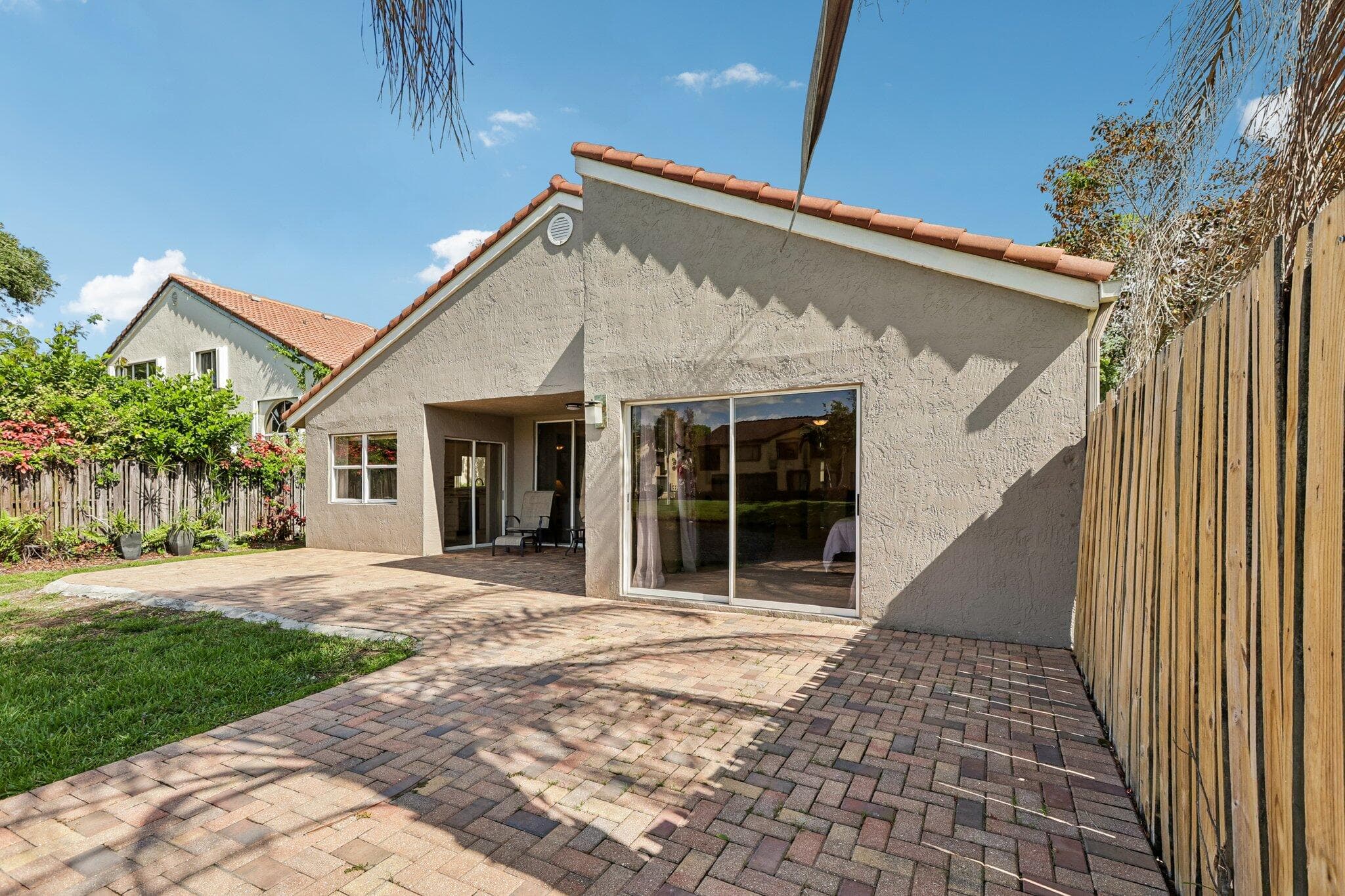 1110 NW 105th Way, Plantation, FL 33322 34