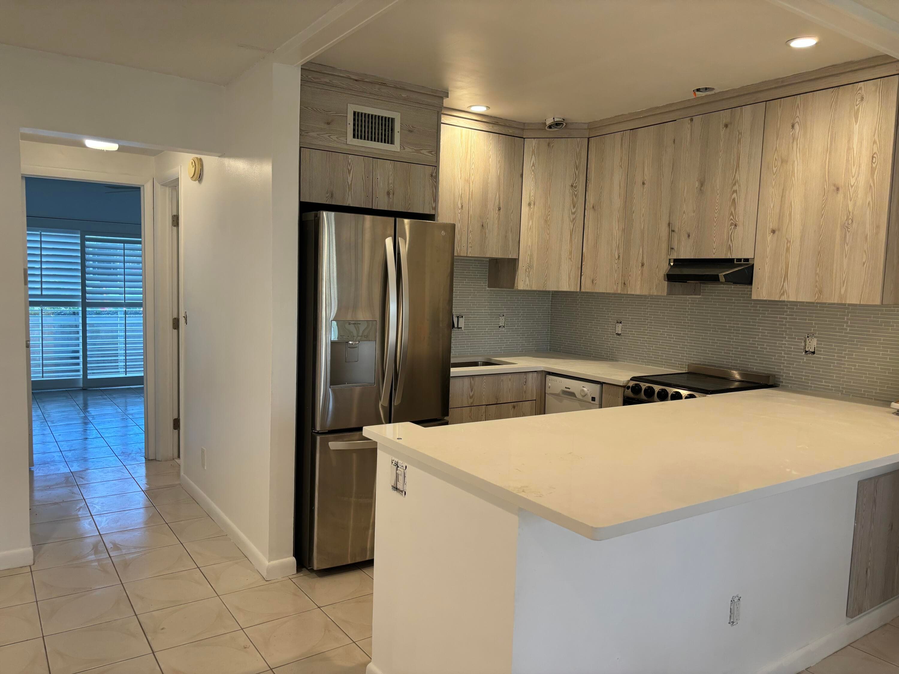 223 Coventry J 223, West Palm Beach, FL 33417 15
