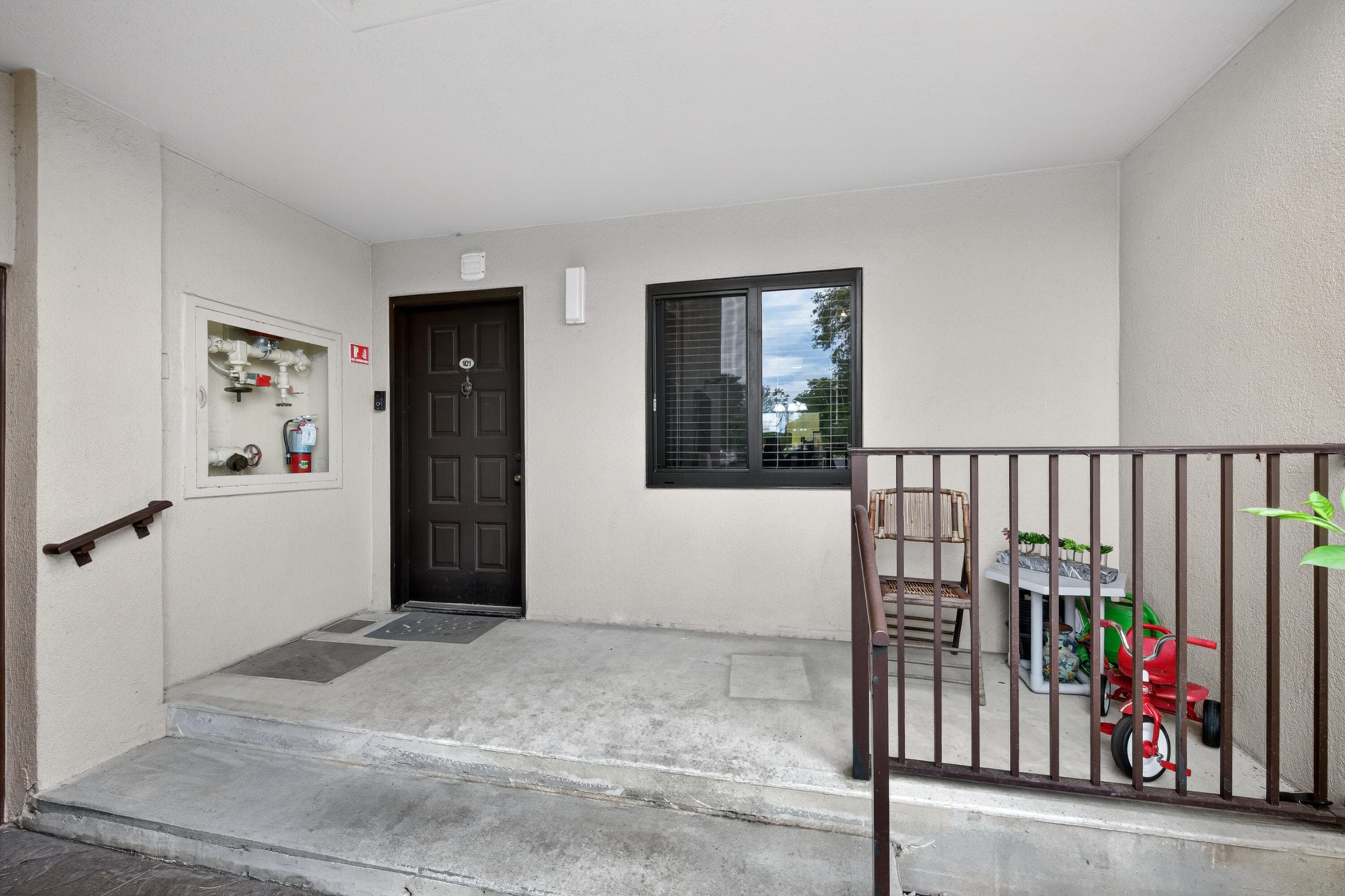 2200 S Cypress Bend Drive 101, Pompano Beach, FL 33069 4