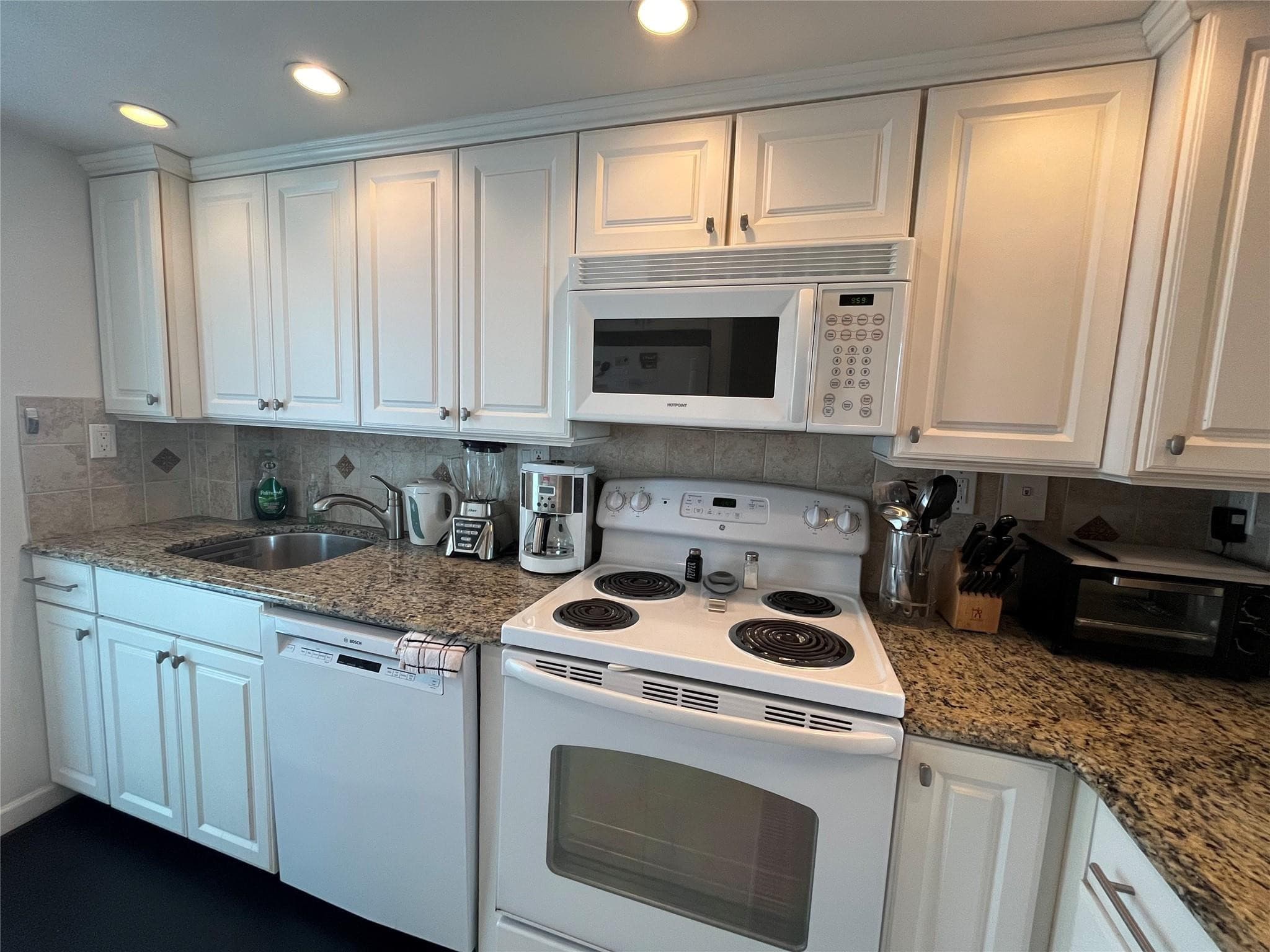 333 NE 21st Avenue 318, Deerfield Beach, FL 33441 8