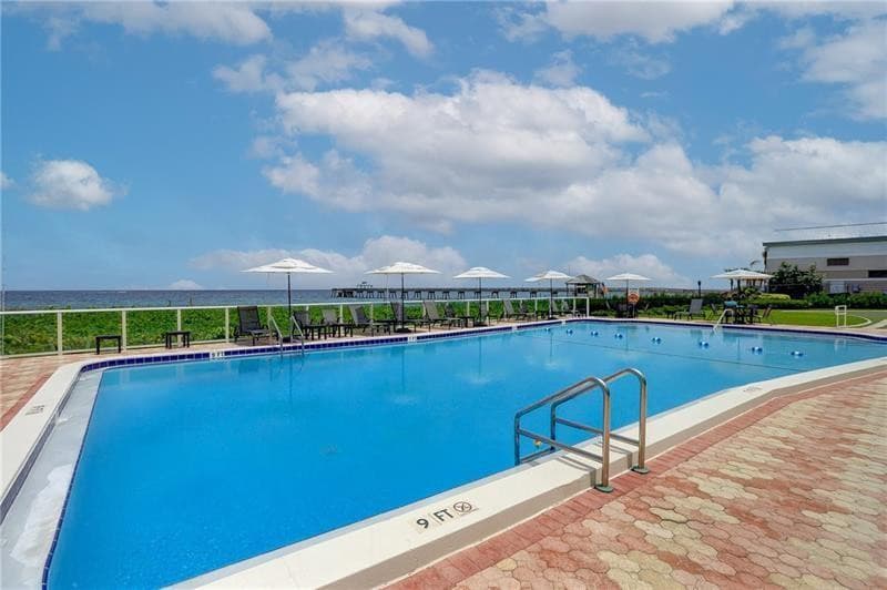 333 NE 21st Avenue 318, Deerfield Beach, FL 33441 20