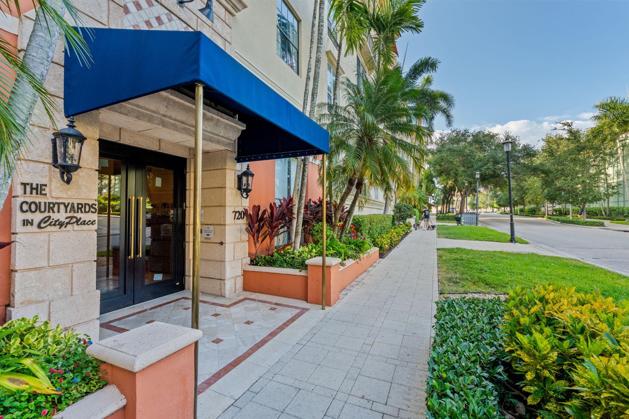 720 S Sapodilla Avenue 106, West Palm Beach, FL 33401 2
