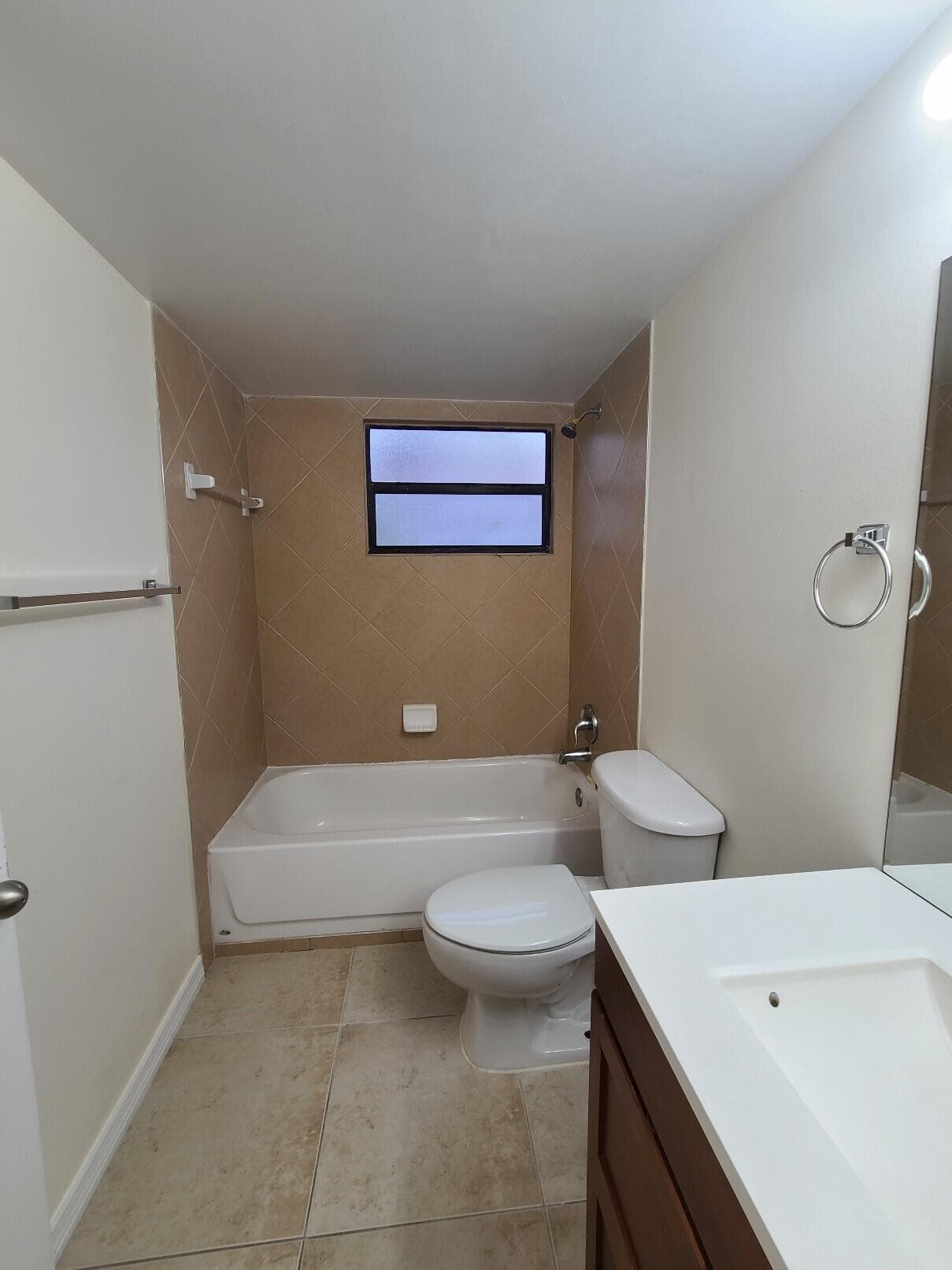 1547 Lake Crystal Drive A, West Palm Beach, FL 33411 10