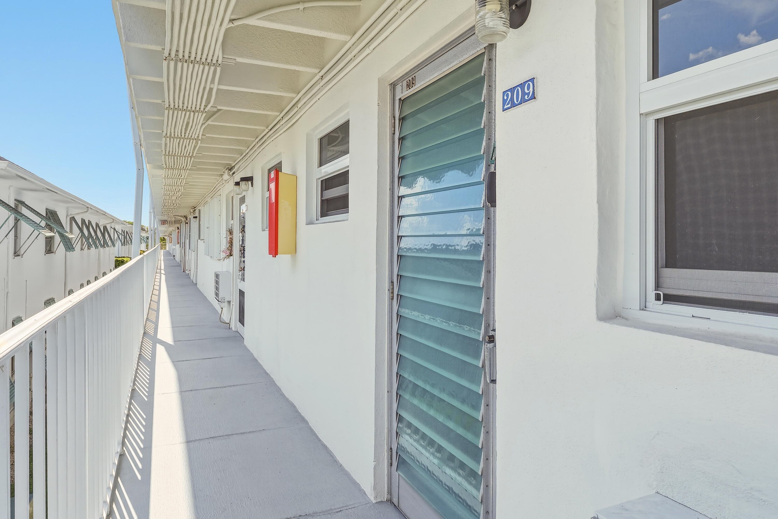 4001 S Ocean Boulevard 209, South Palm Beach, FL 33480