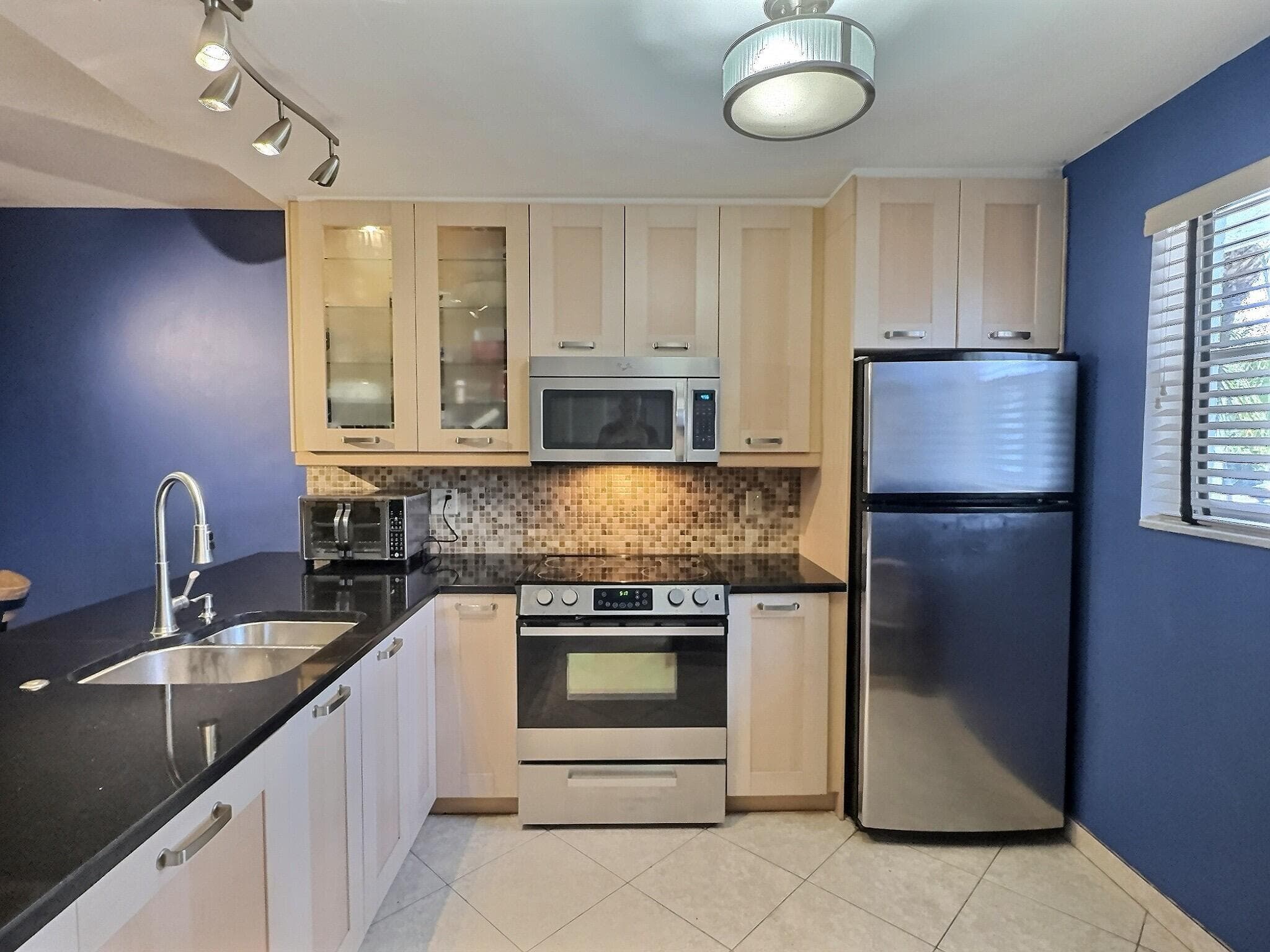 3150 Holiday Springs Boulevard 8-204, Margate, FL 33063 2