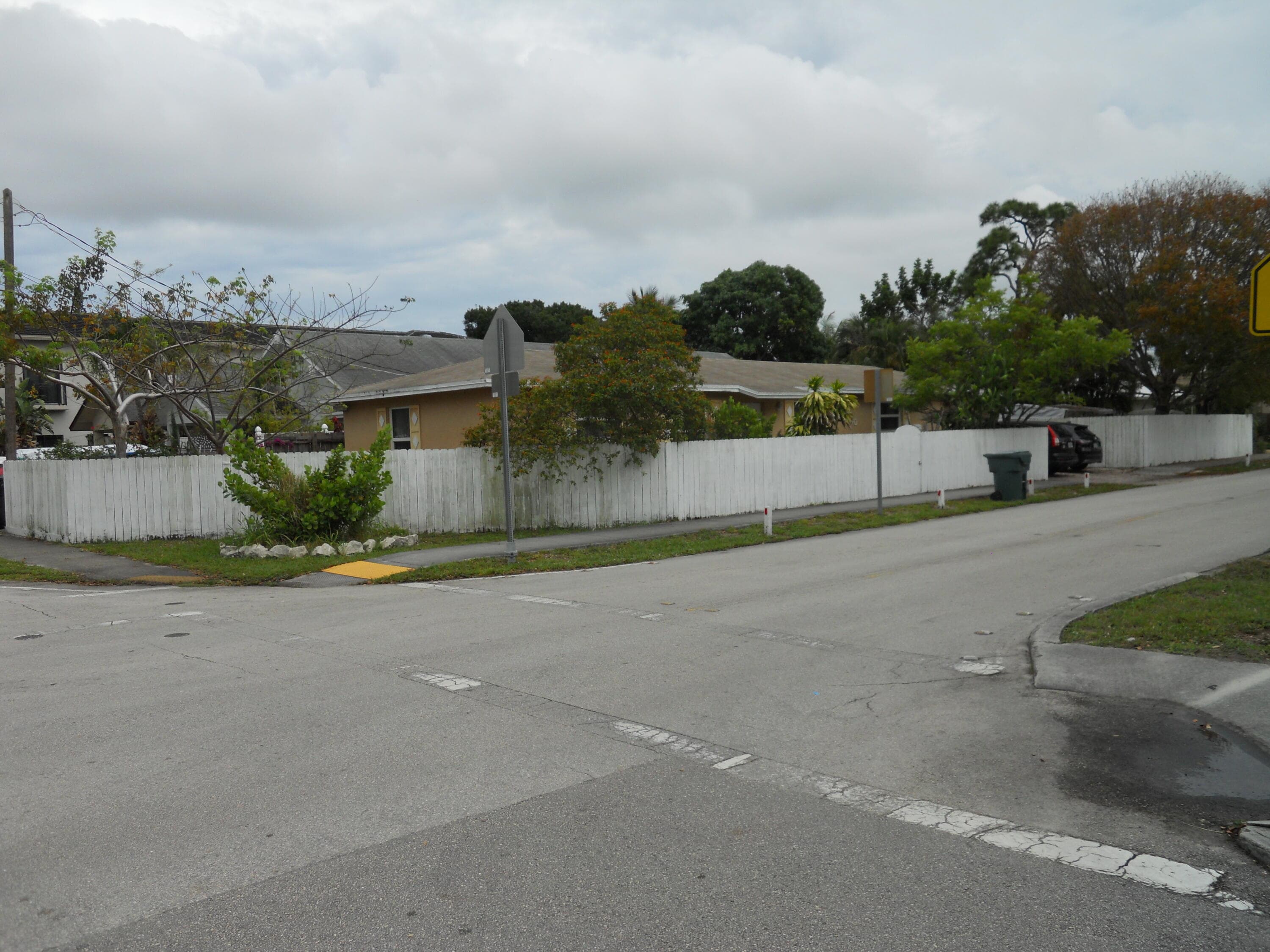 3290 NE 10th Avenue, Oakland Park, FL 33334 2