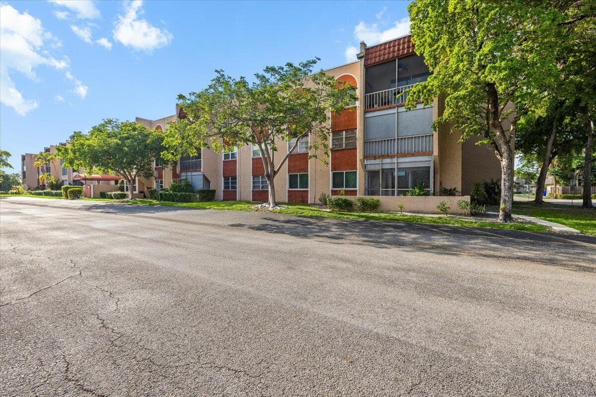 8280 SW 24th Street 7302, North Lauderdale, FL 33068 21